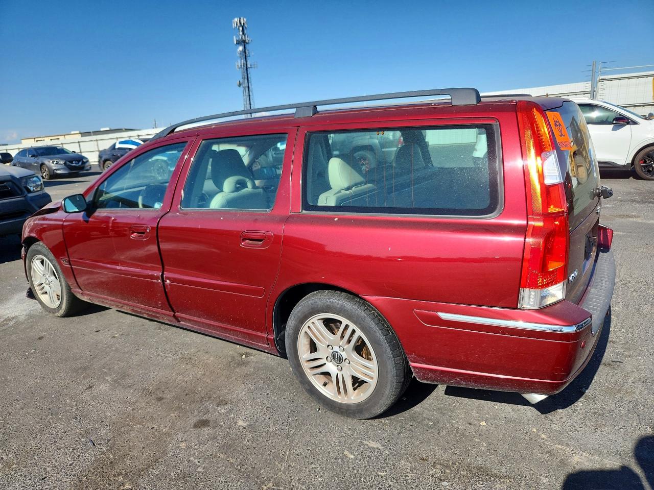 2006 Volvo V70 Red vin: YV1SW592462549815