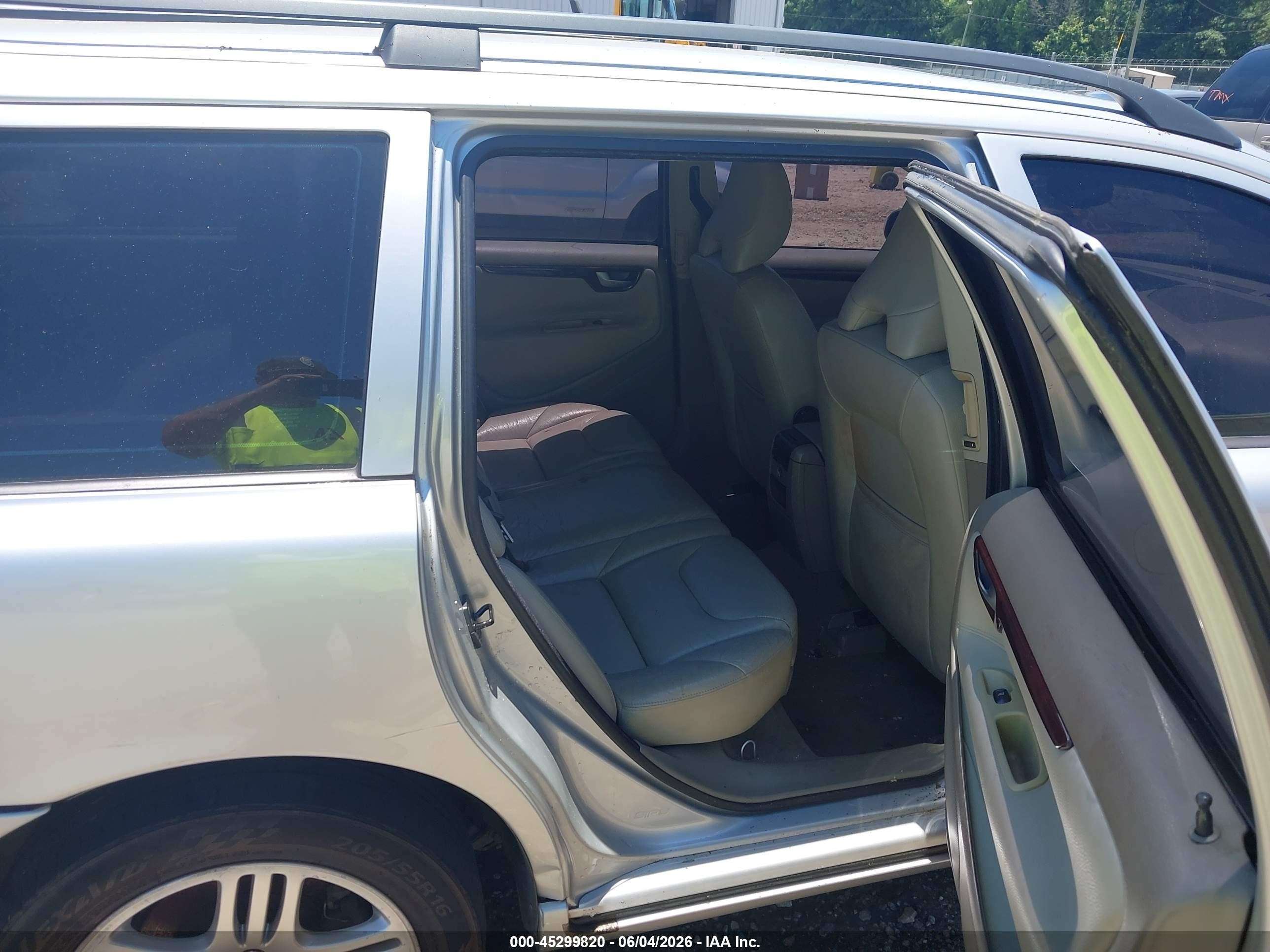 2007 Volvo V70 2.5t Silver vin: YV1SW592772624766
