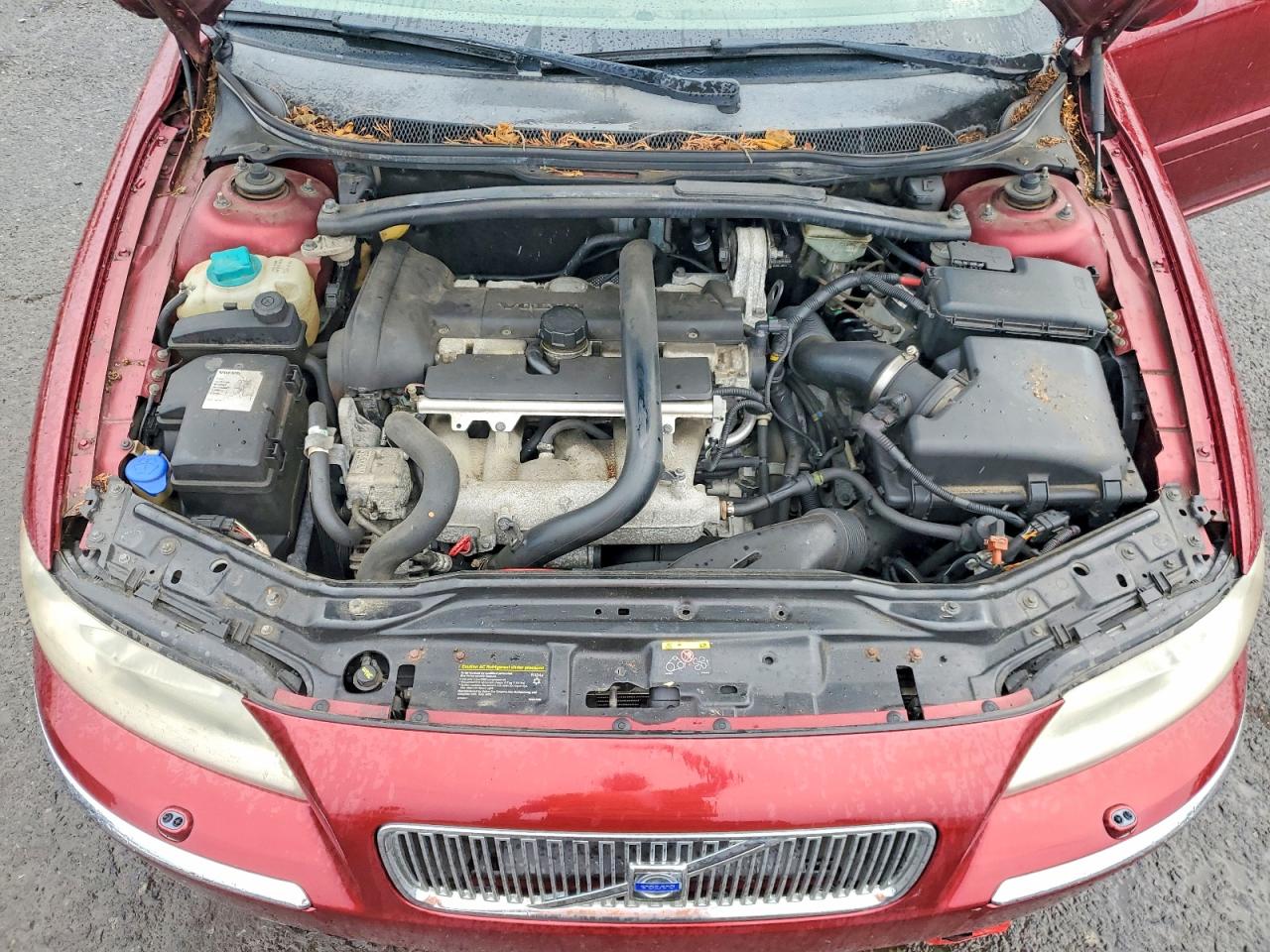 2007 Volvo V70 2.5t Red vin: YV1SW592872624811