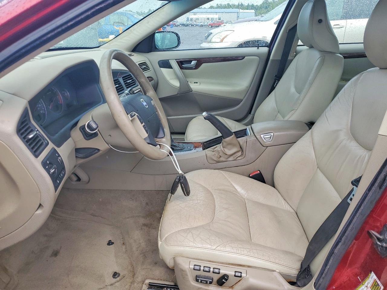 2007 Volvo V70 2.5t Red vin: YV1SW592872624811