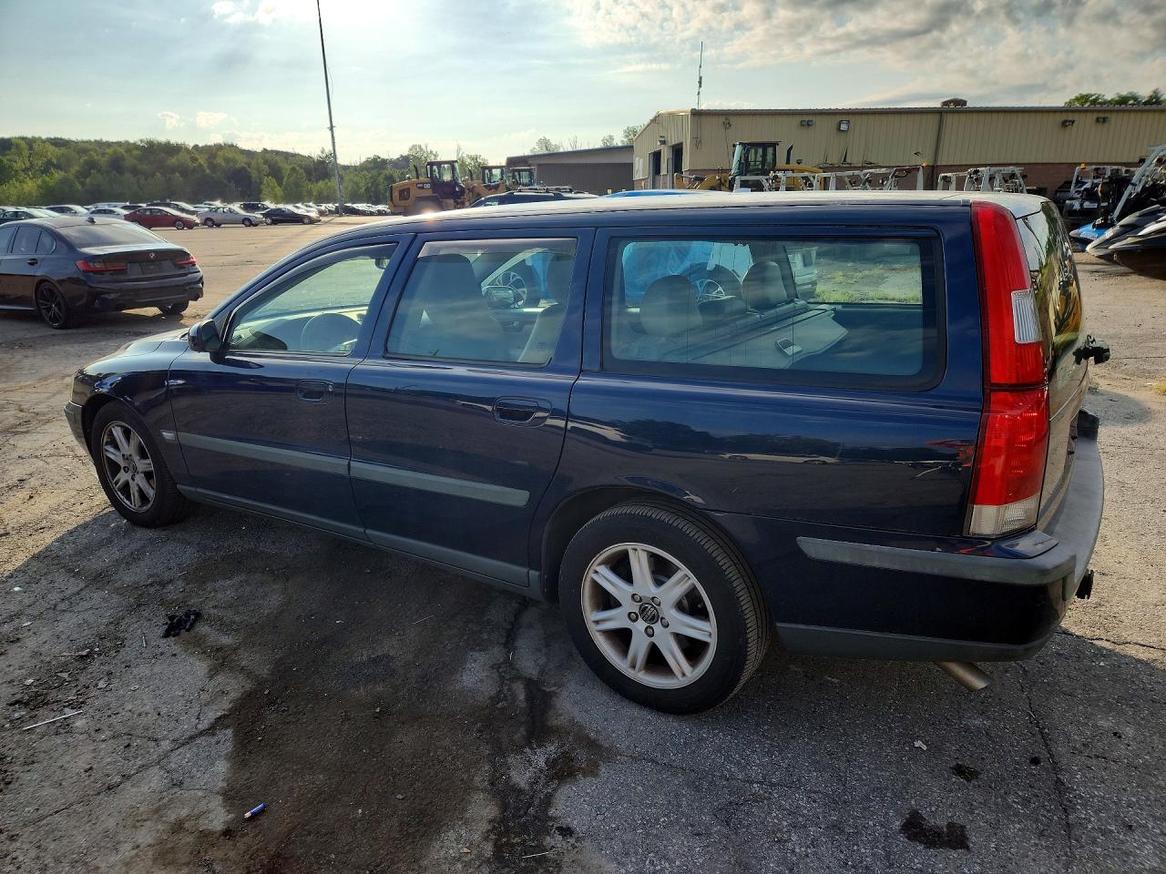 2004 Volvo V70 Fwd Blue vin: YV1SW59V242403646