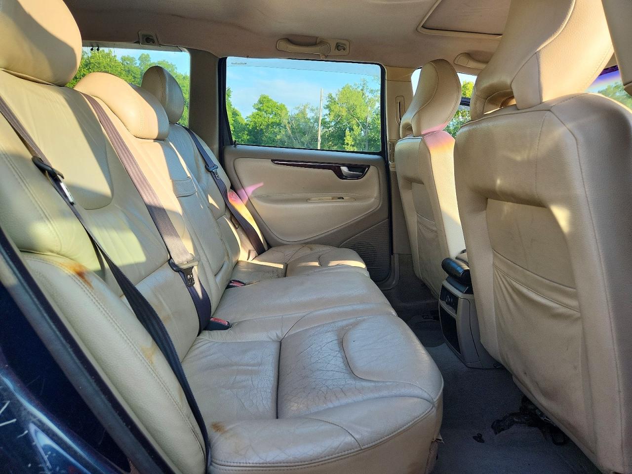 2004 Volvo V70 Fwd Blue vin: YV1SW59V242403646