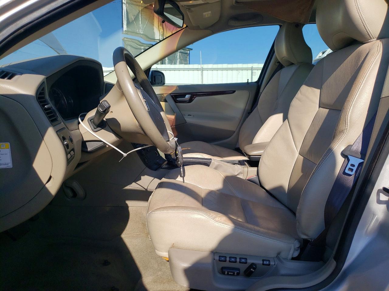 2004 Volvo V70 Fwd Silver vin: YV1SW59V242451163