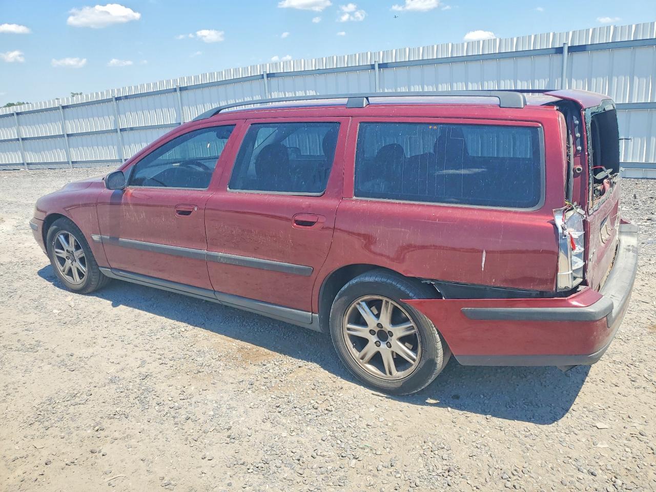 2004 Volvo V70 Fwd Red vin: YV1SW59V542438567