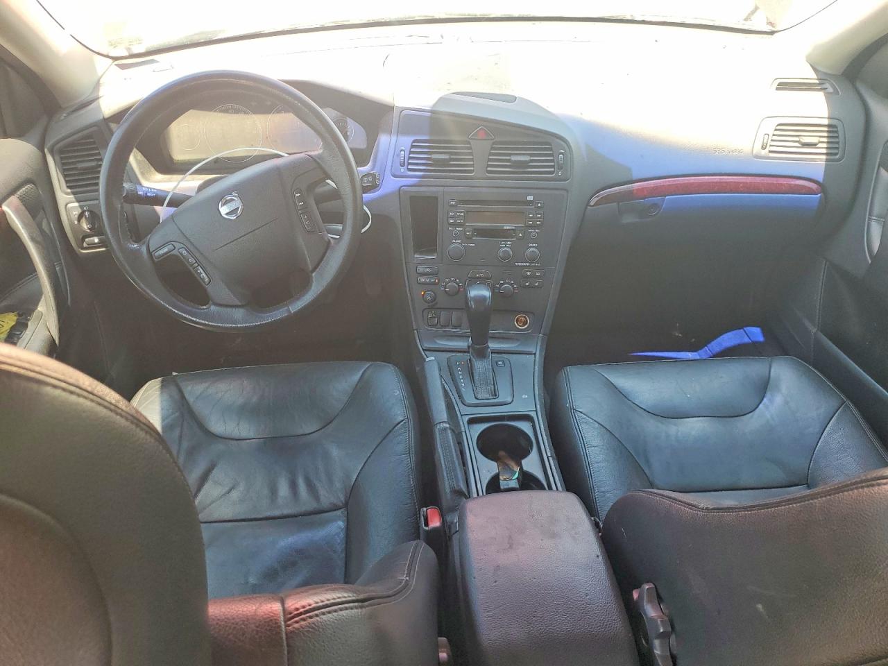 2004 Volvo V70 Fwd Red vin: YV1SW59V542438567
