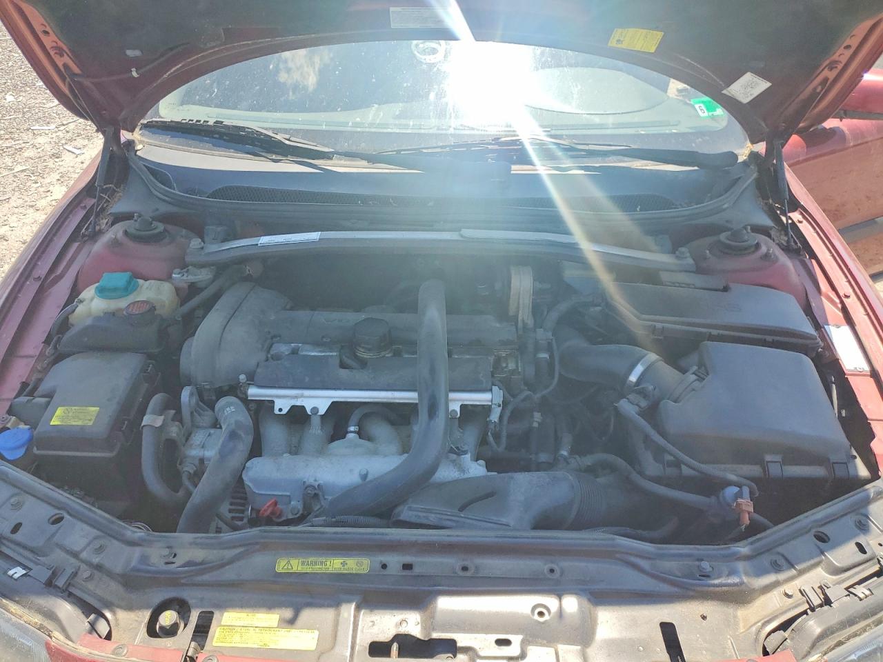 2004 Volvo V70 Fwd Red vin: YV1SW59V542438567