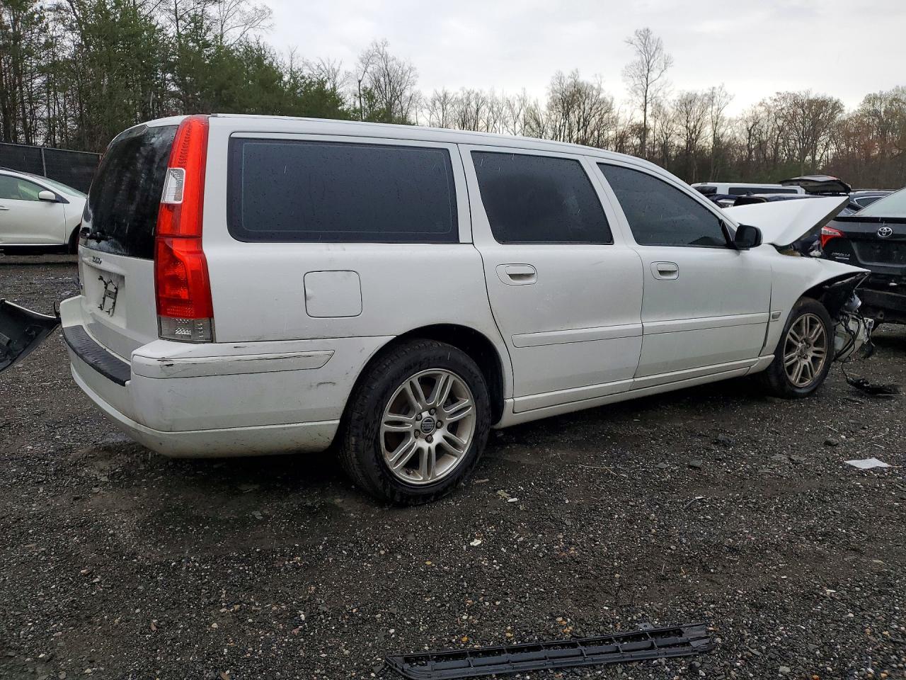 2006 Volv V70 White vin: YV1SW612162587049