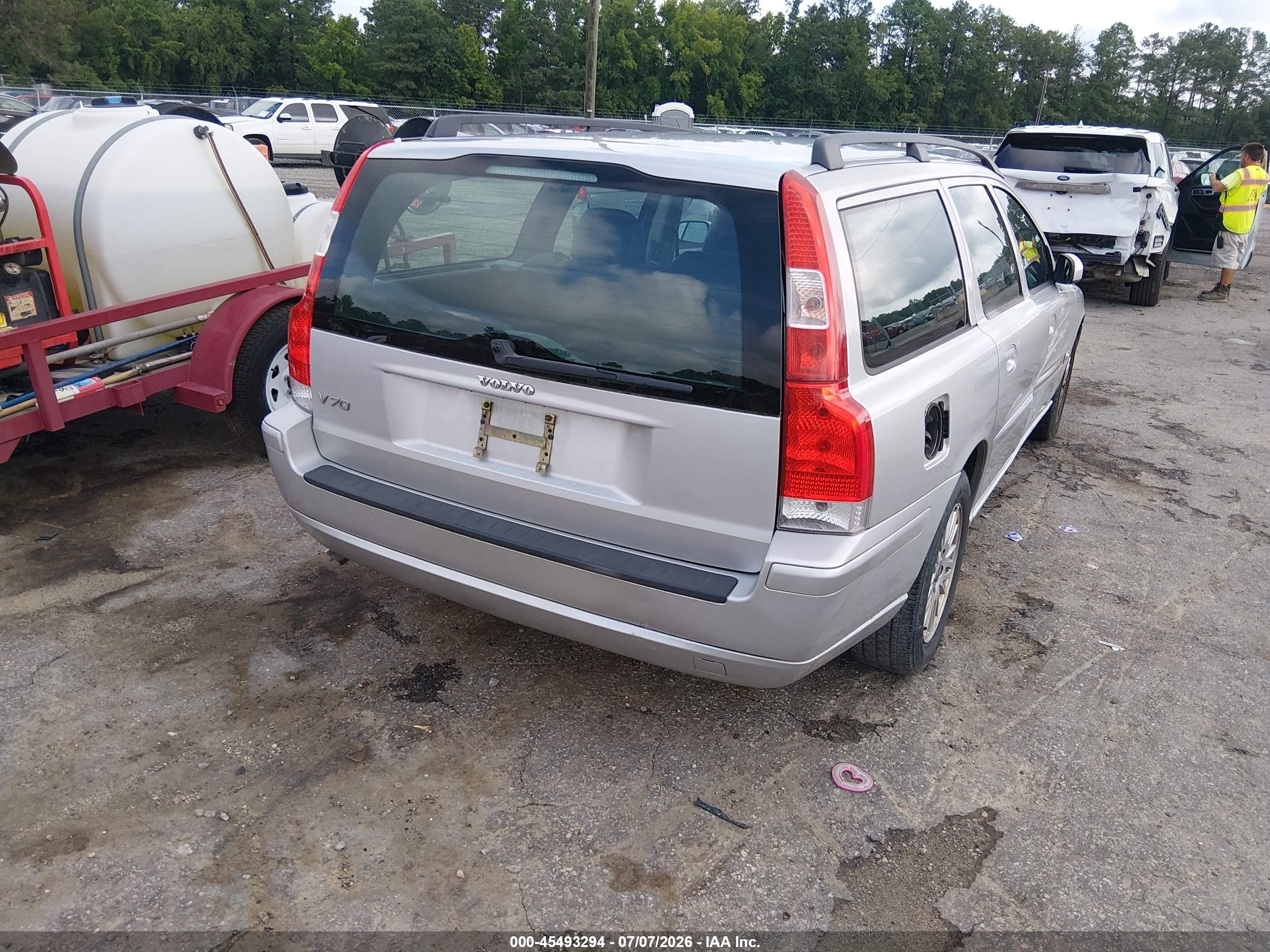 2005 Volvo V70 2.4 A/2.4 A Sr/2.4 M/2.4 M Sr Silver vin: YV1SW612451510759
