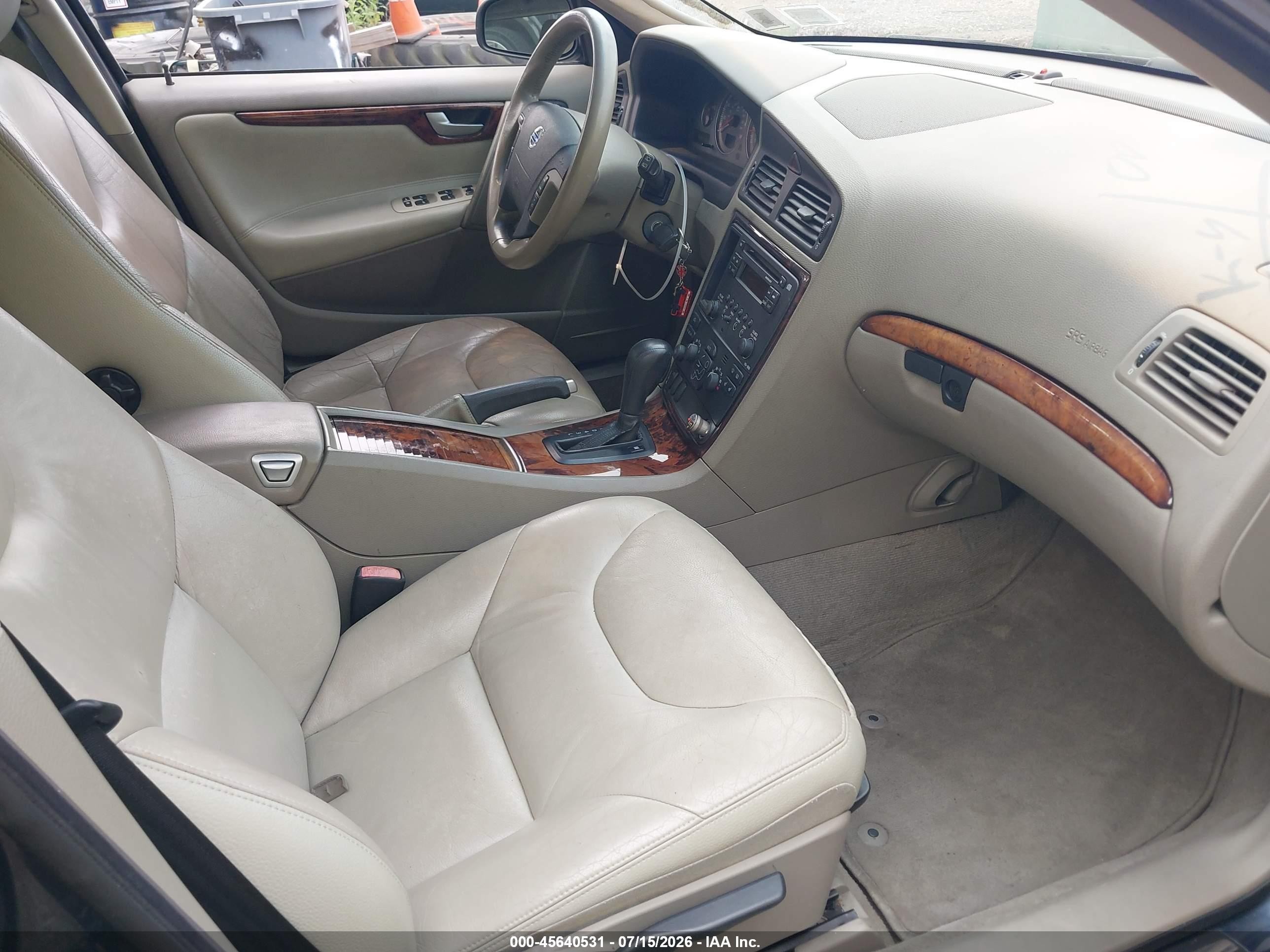 2006 Volvo V70 2.4 Blue vin: YV1SW612561536756
