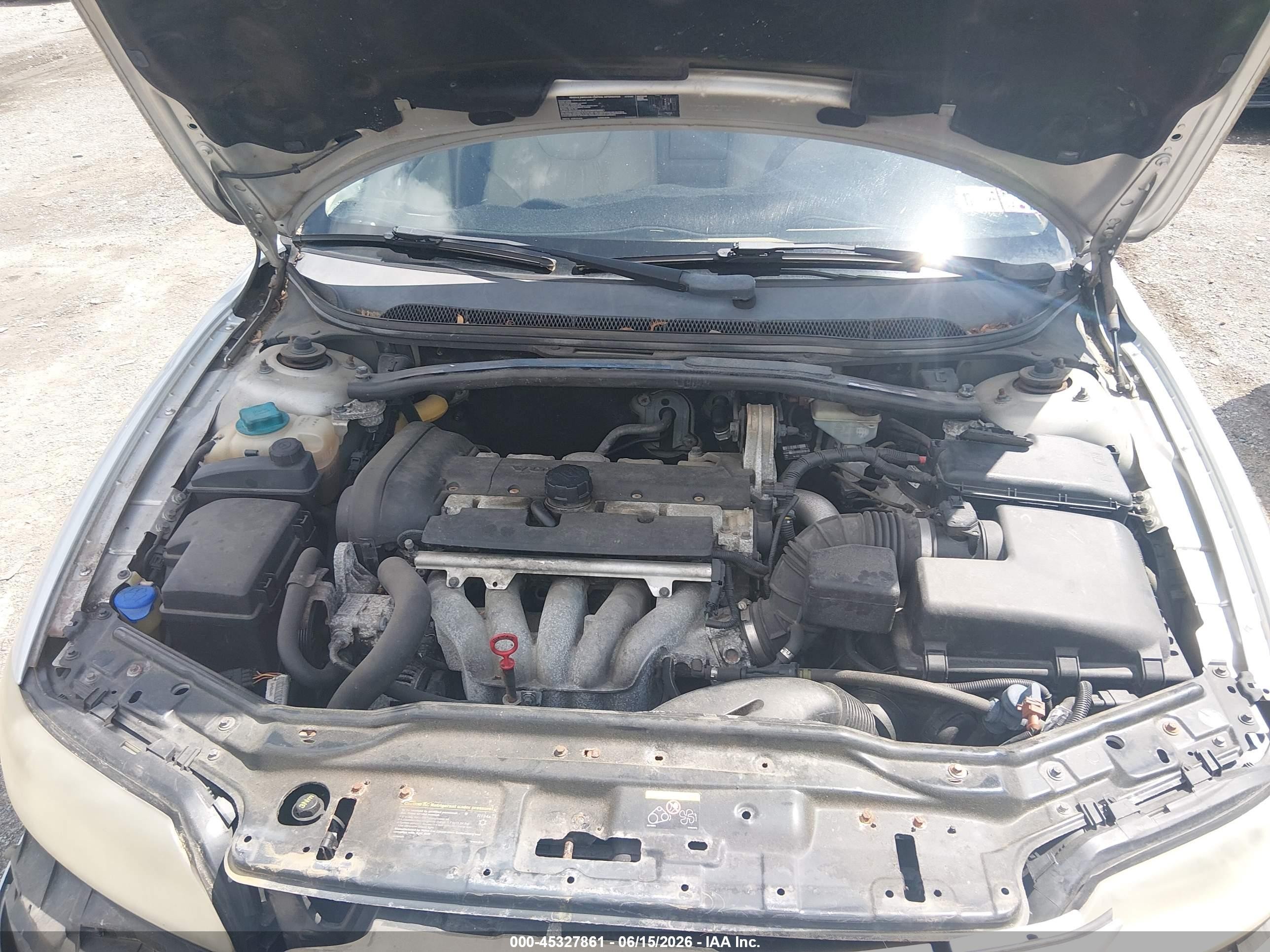 2007 Volvo V70 2.4 Silver vin: YV1SW612572650980