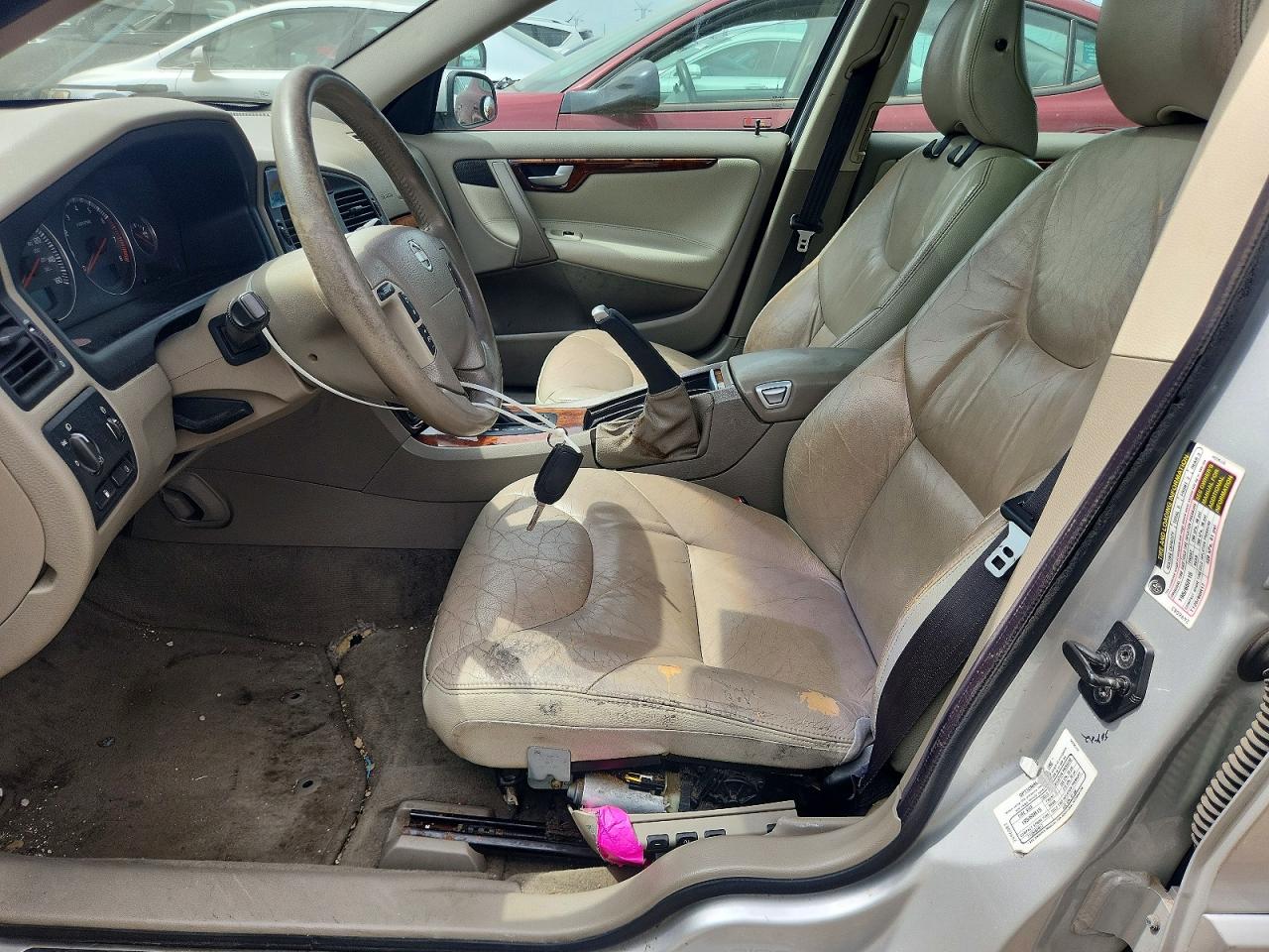 2005 Volvo V70 Серебряный vin: YV1SW612852496083