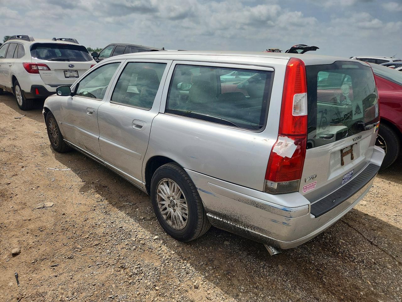 2005 Volvo V70 Серебряный vin: YV1SW612852496083