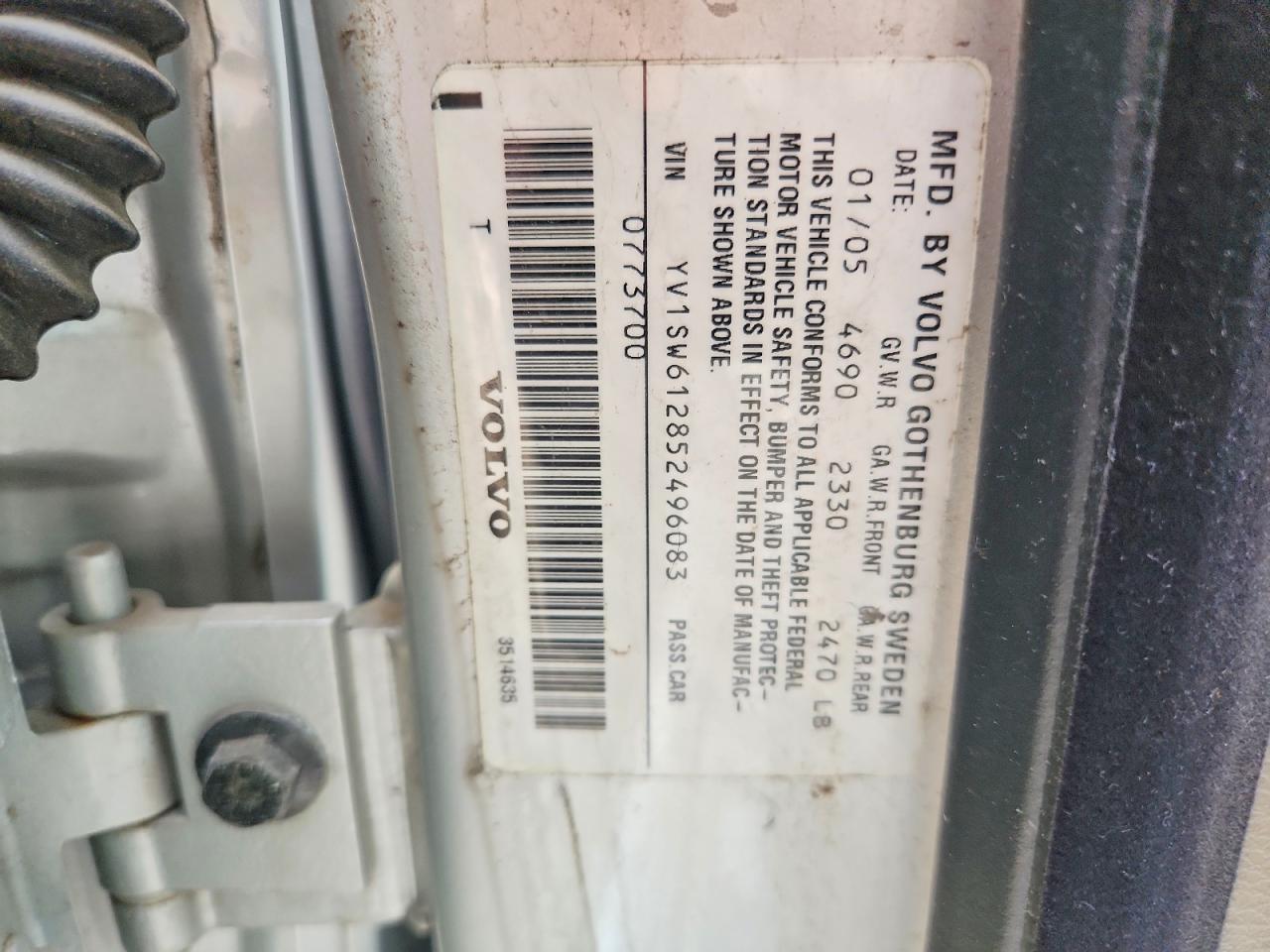 2005 Volvo V70 Серебряный vin: YV1SW612852496083