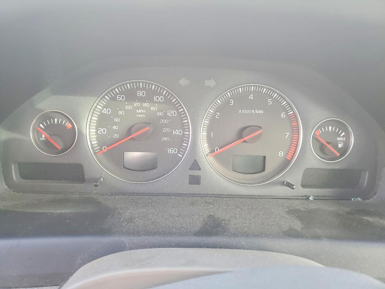 2005 Volvo V70 White vin: YV1SW612X52513093