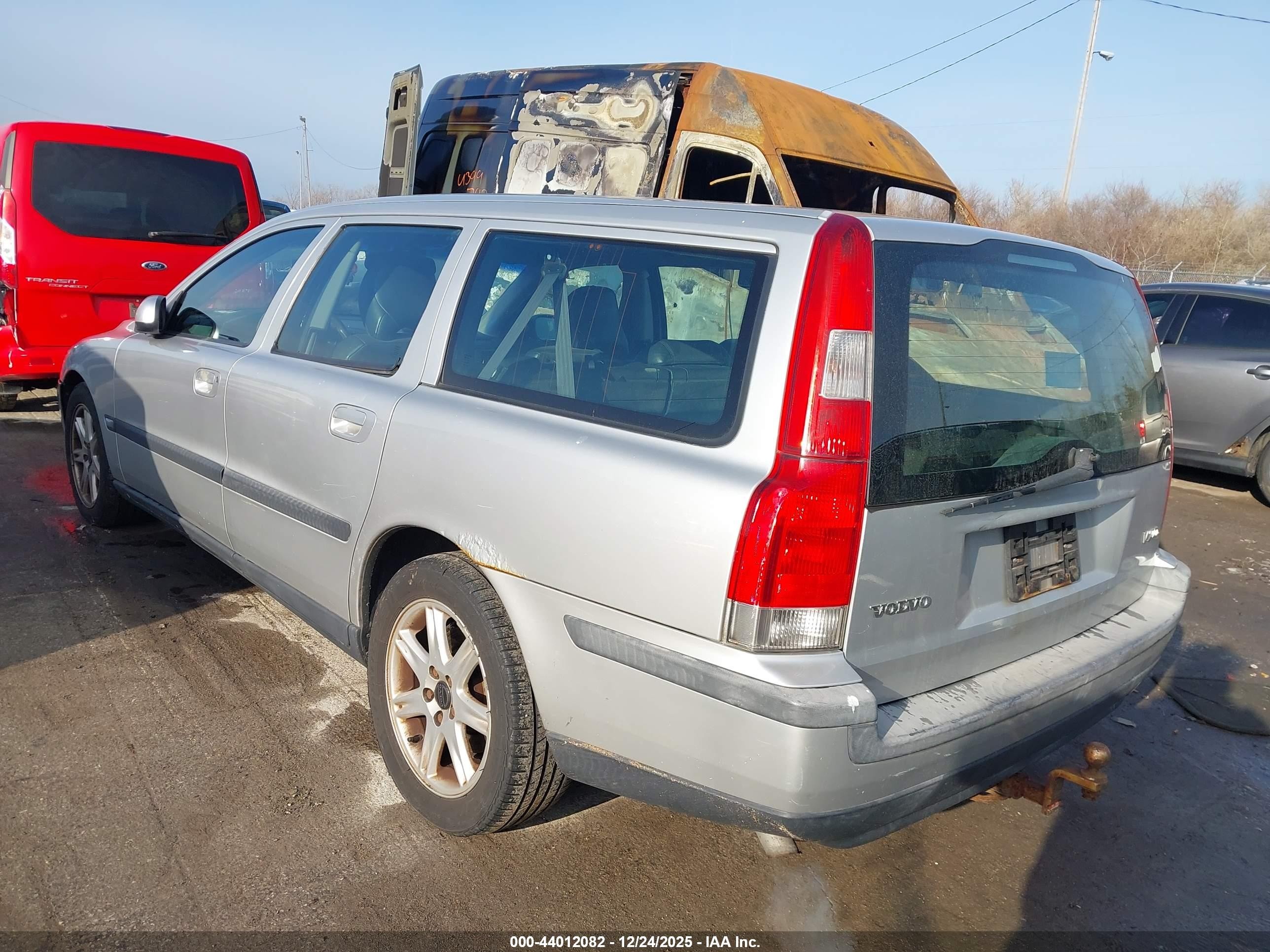2002 Volvo V70 2.4 Серебряный vin: YV1SW61R221197073