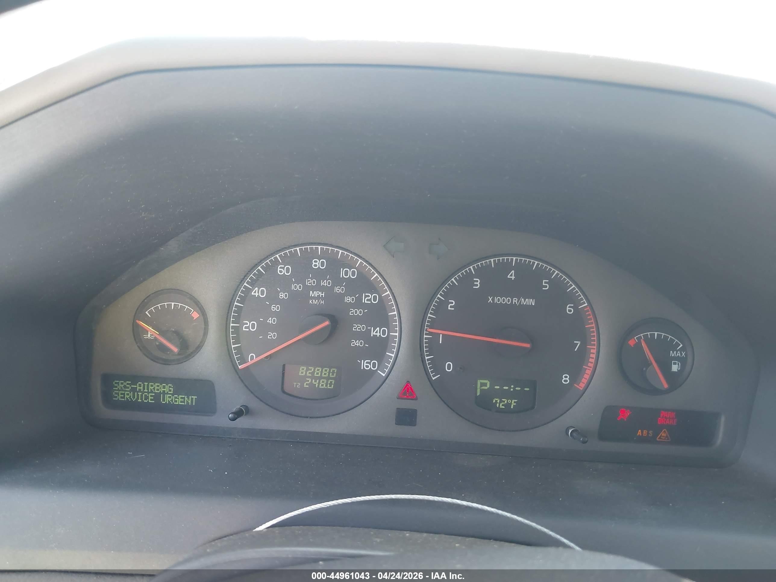 2002 Volvo V70 2.4 Белый vin: YV1SW61R521191350