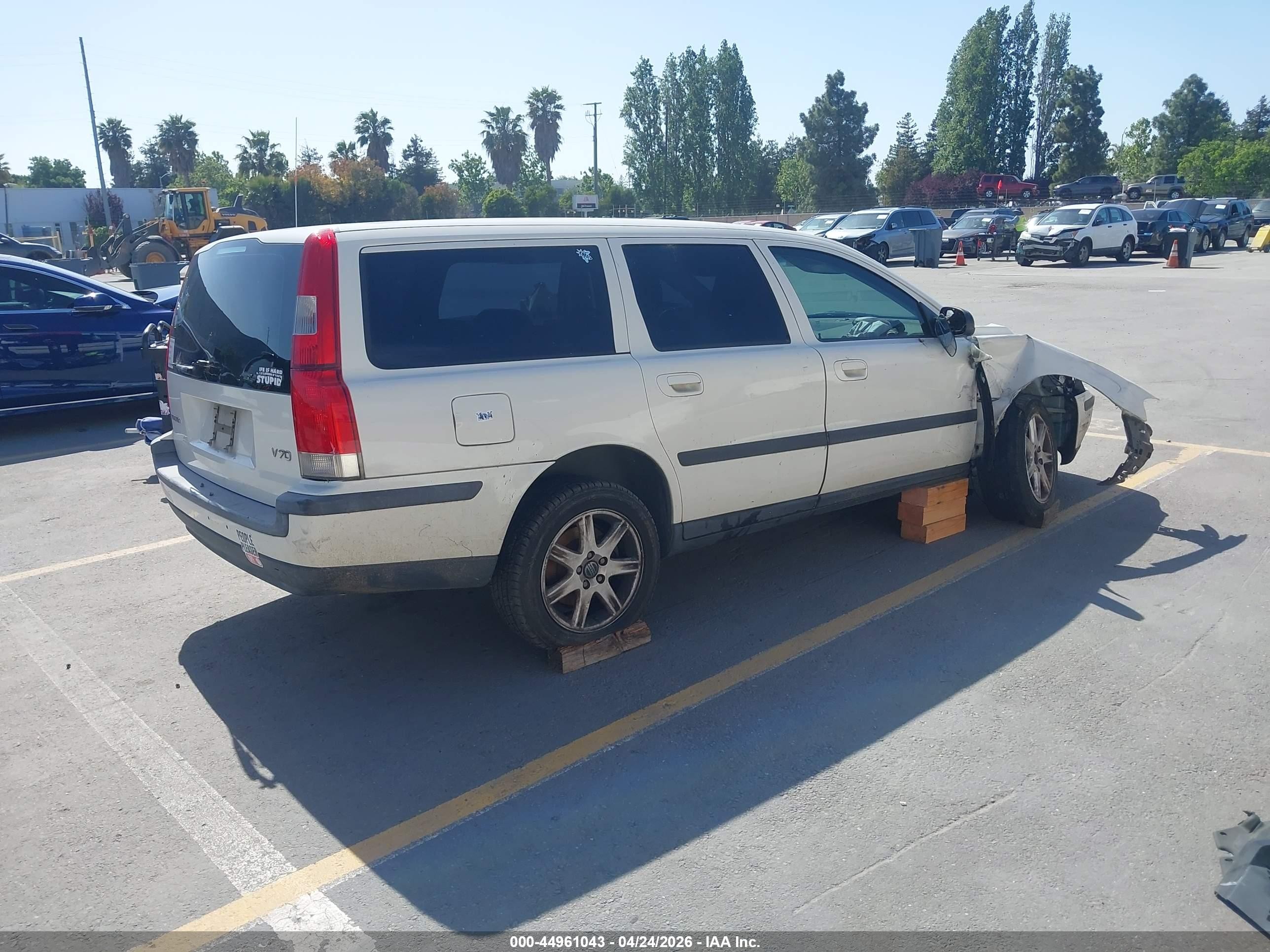 2002 Volvo V70 2.4 Белый vin: YV1SW61R521191350