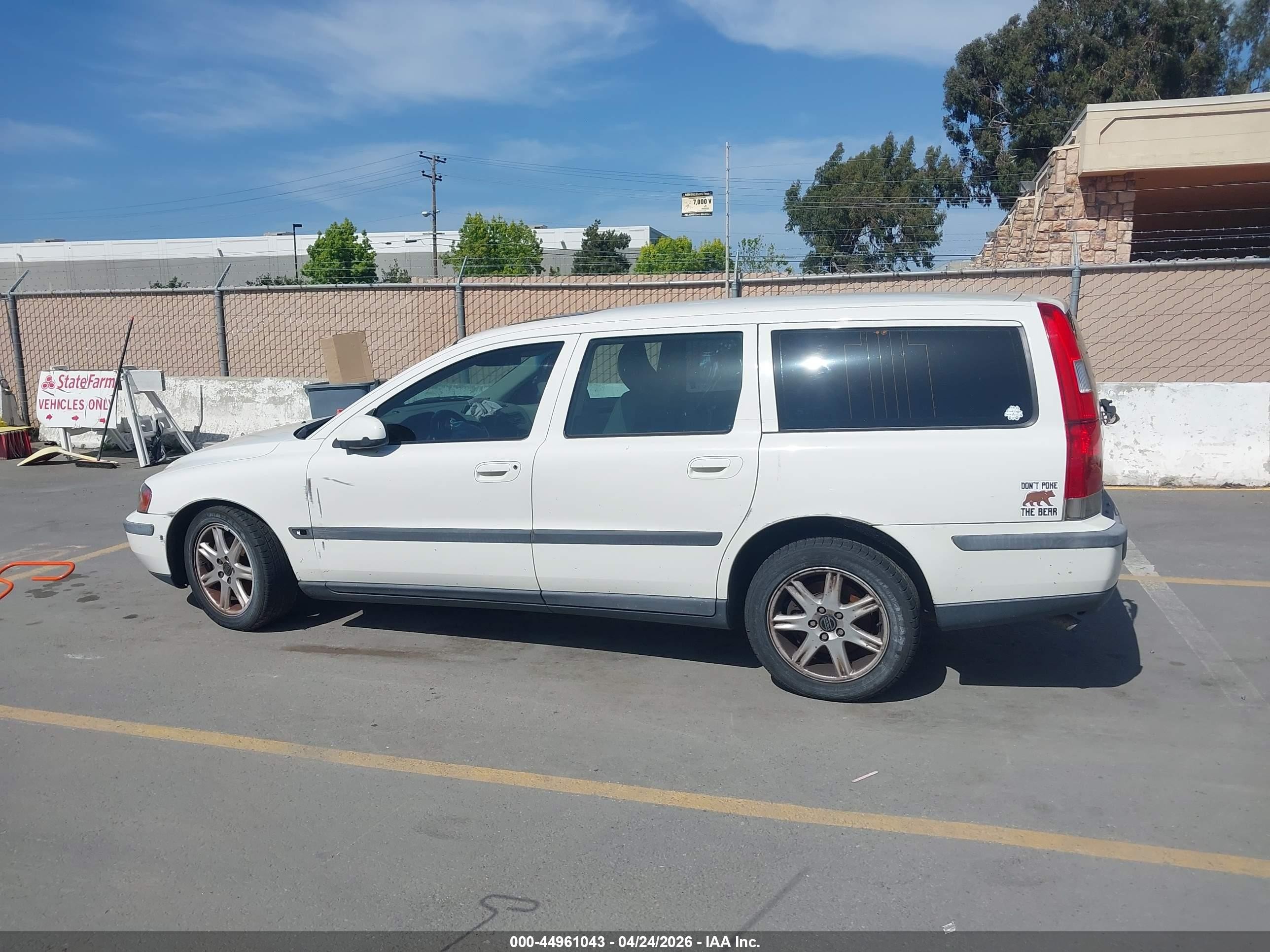 2002 Volvo V70 2.4 Белый vin: YV1SW61R521191350