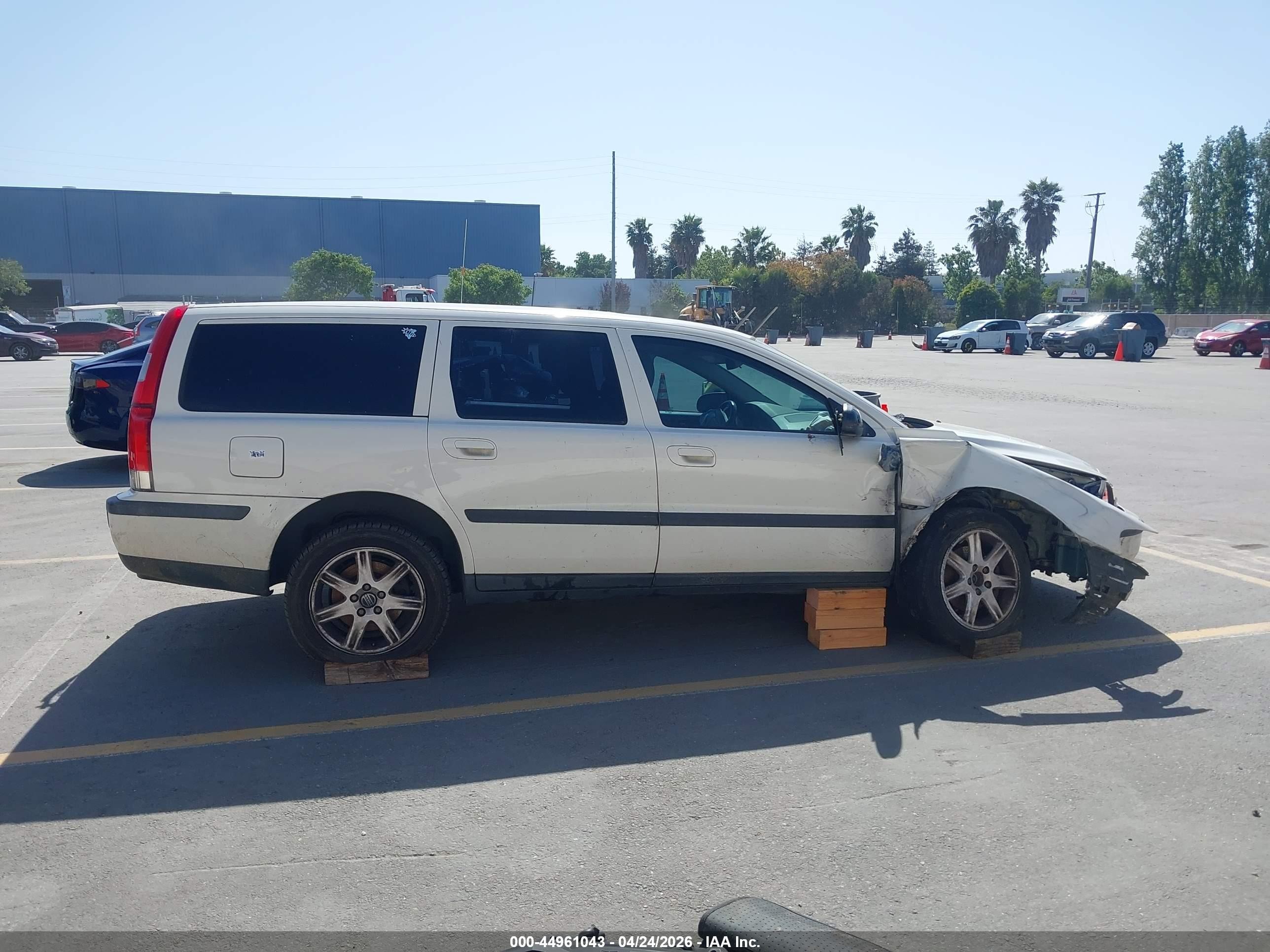 2002 Volvo V70 2.4 Белый vin: YV1SW61R521191350