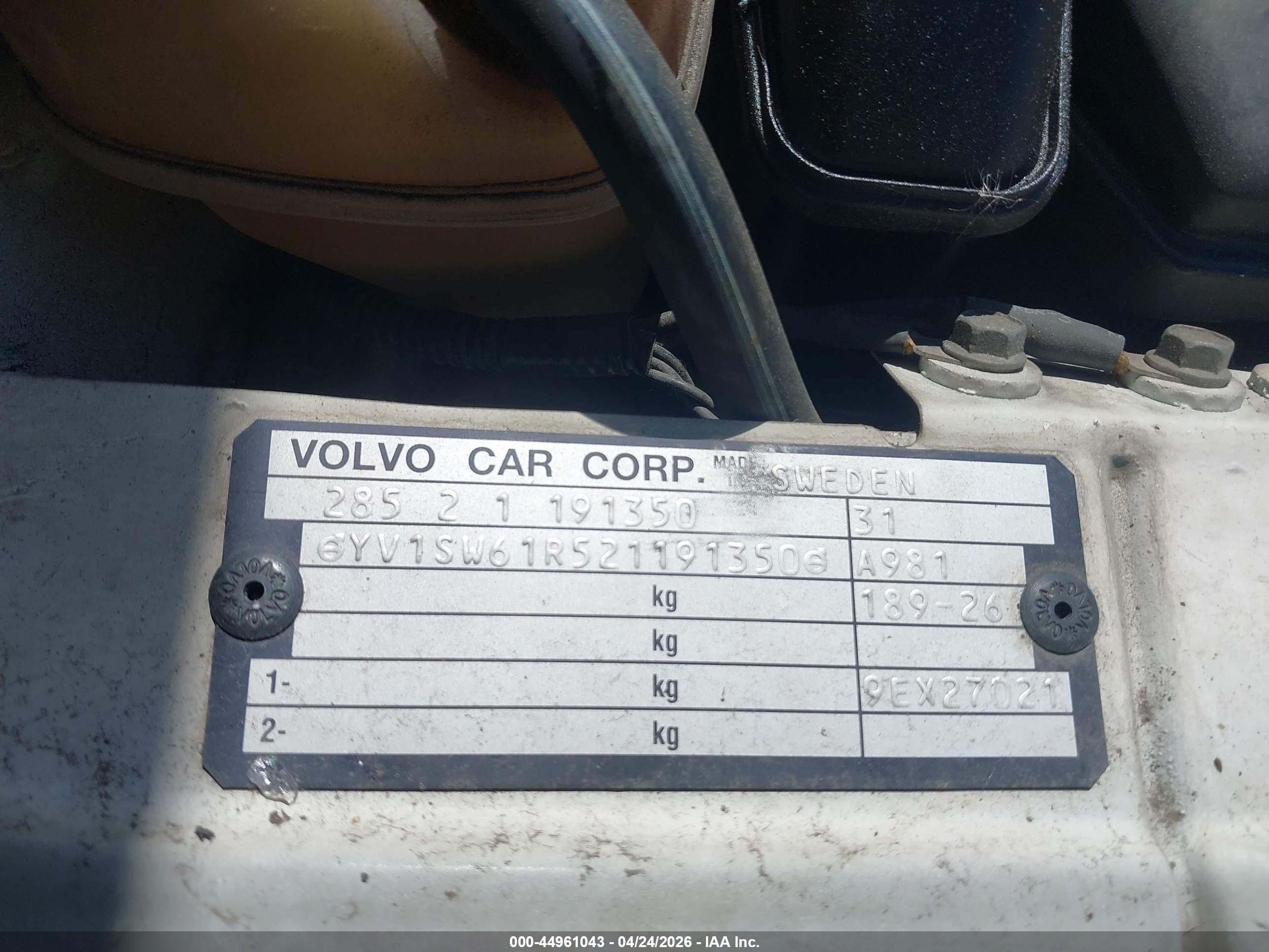 2002 Volvo V70 2.4 Белый vin: YV1SW61R521191350