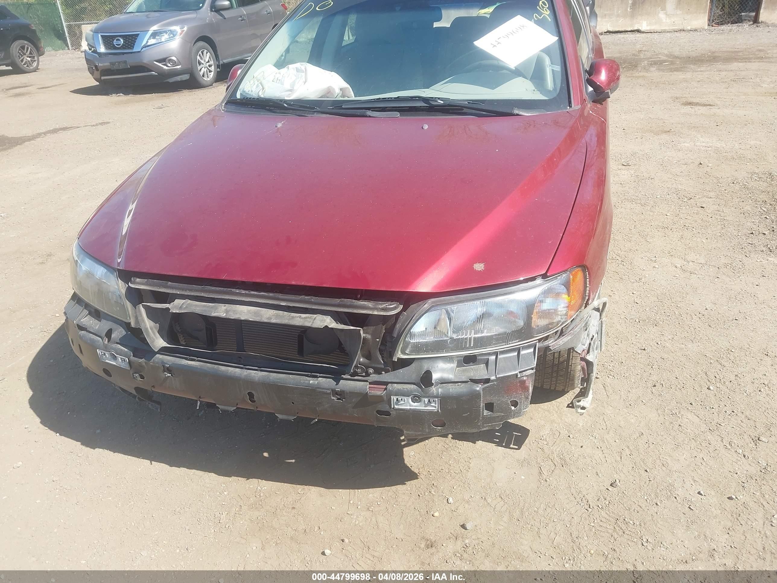 2001 Volvo V70 2.4 Red vin: YV1SW61RX11129103