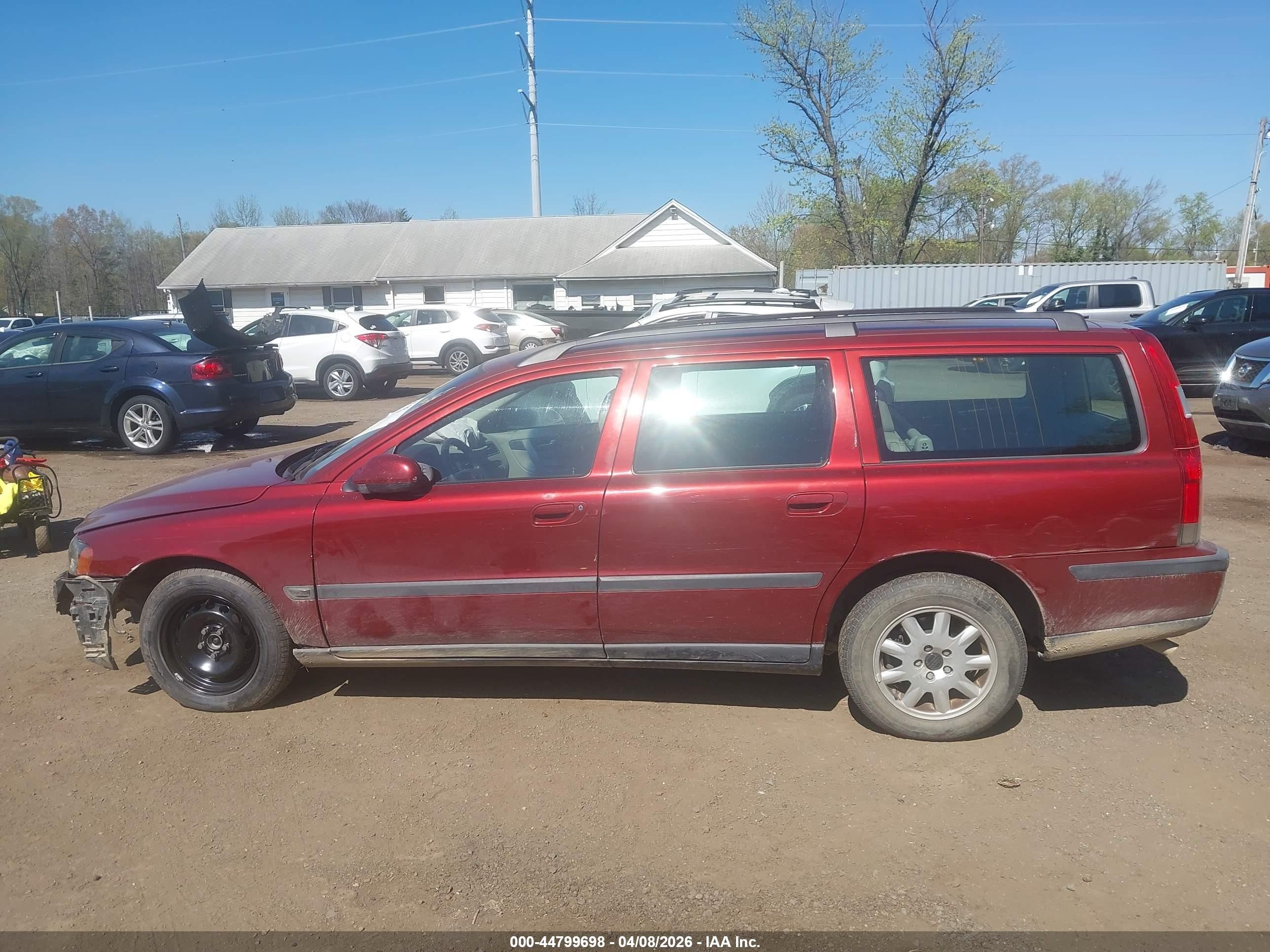 2001 Volvo V70 2.4 Red vin: YV1SW61RX11129103