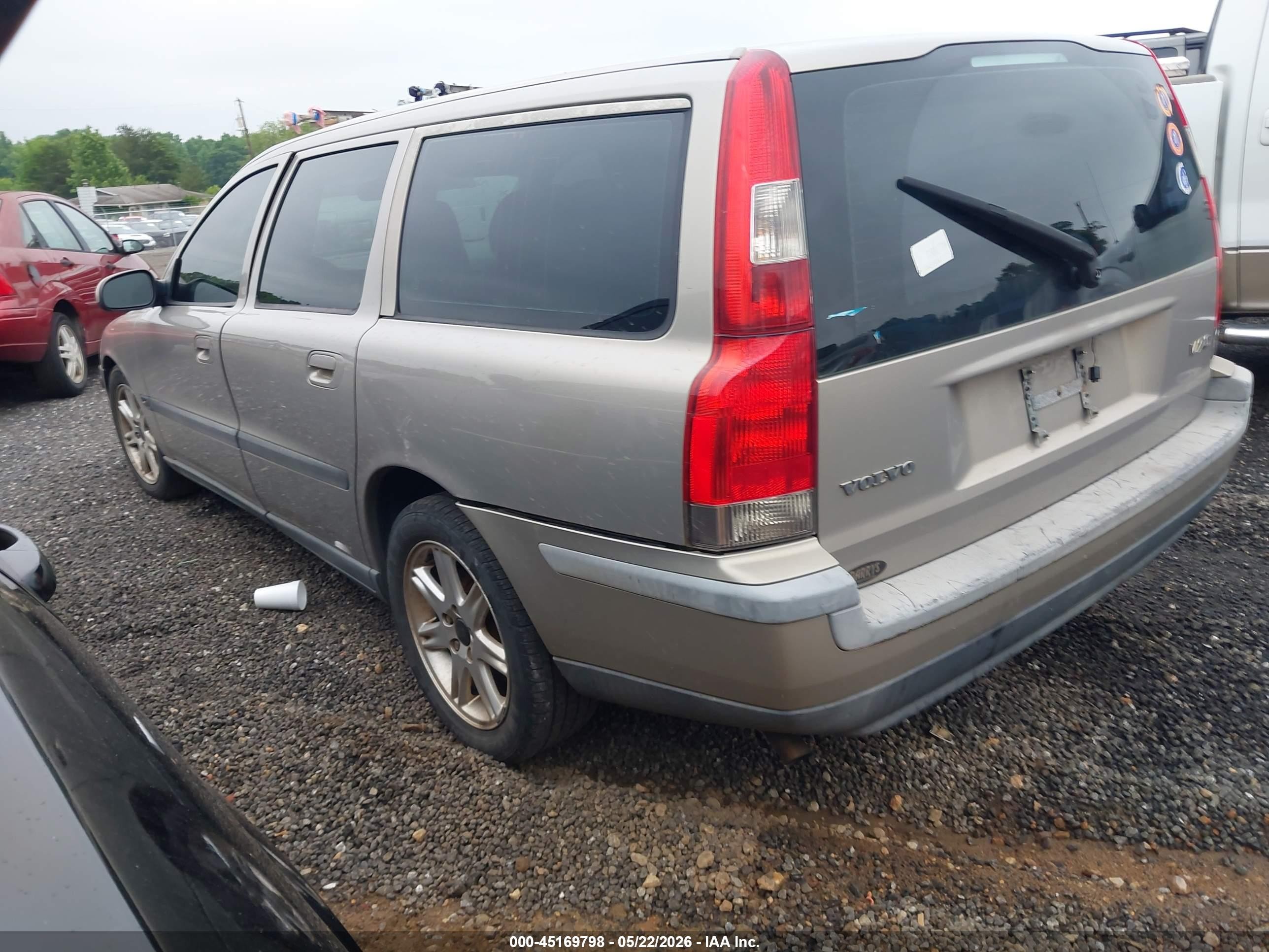 2003 Volvo V70 2.4 Champagne vin: YV1SW61T432327183