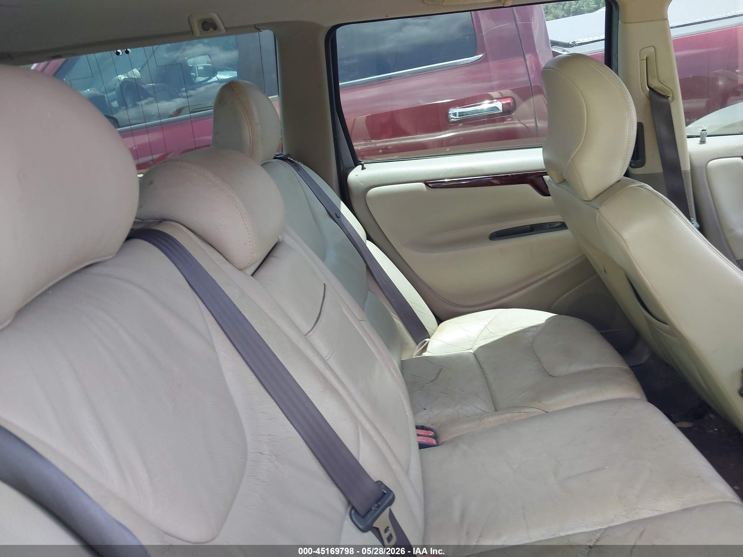 2003 Volvo V70 2.4 Champagne vin: YV1SW61T432327183