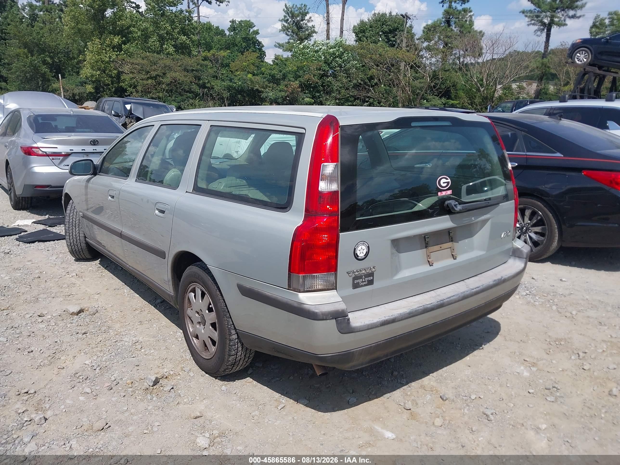 2003 Volvo V70 2.4l Beige vin: YV1SW61T532331923