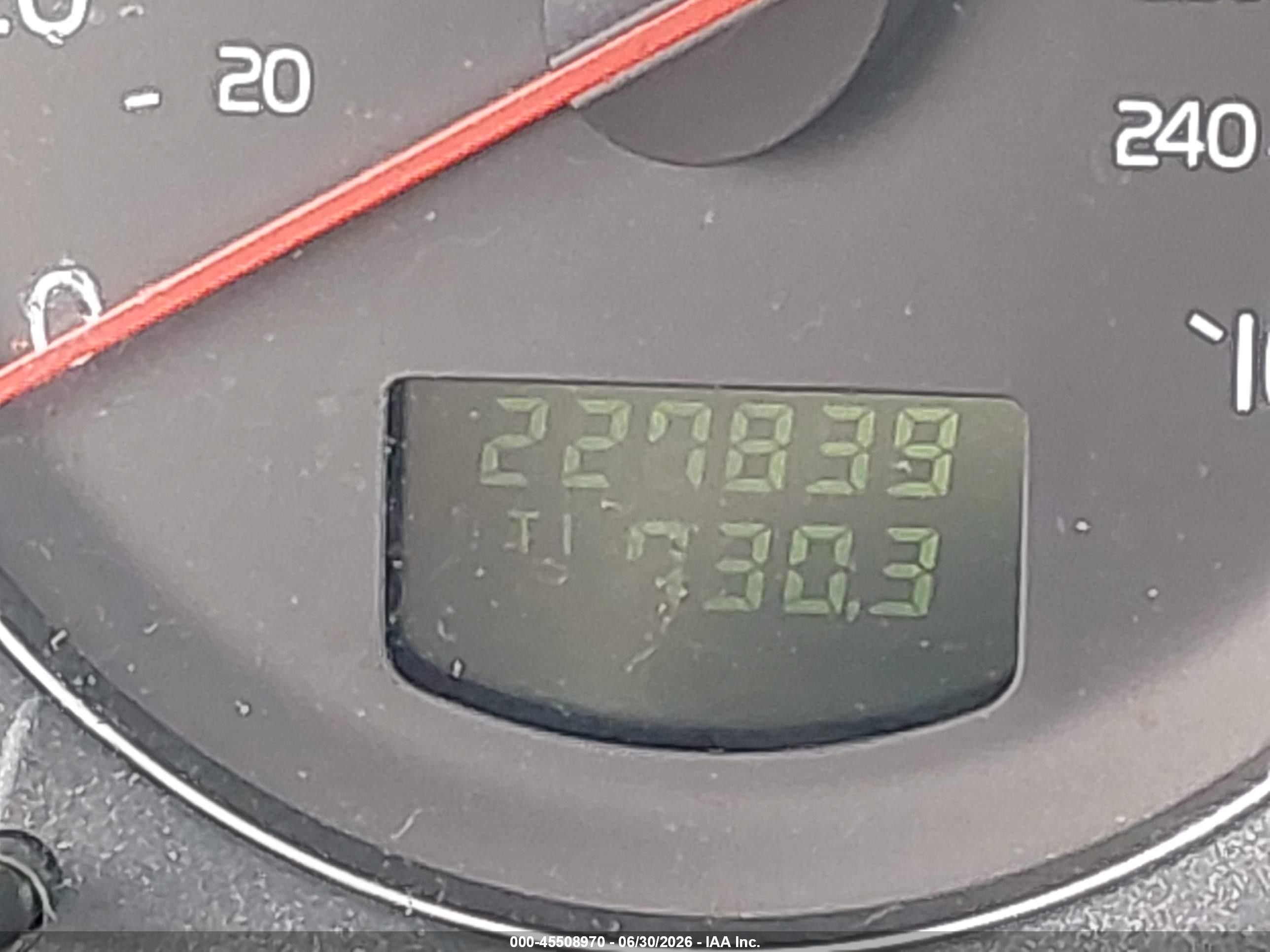 2004 Volvo V70 2.4 Серебряный vin: YV1SW61T542406234