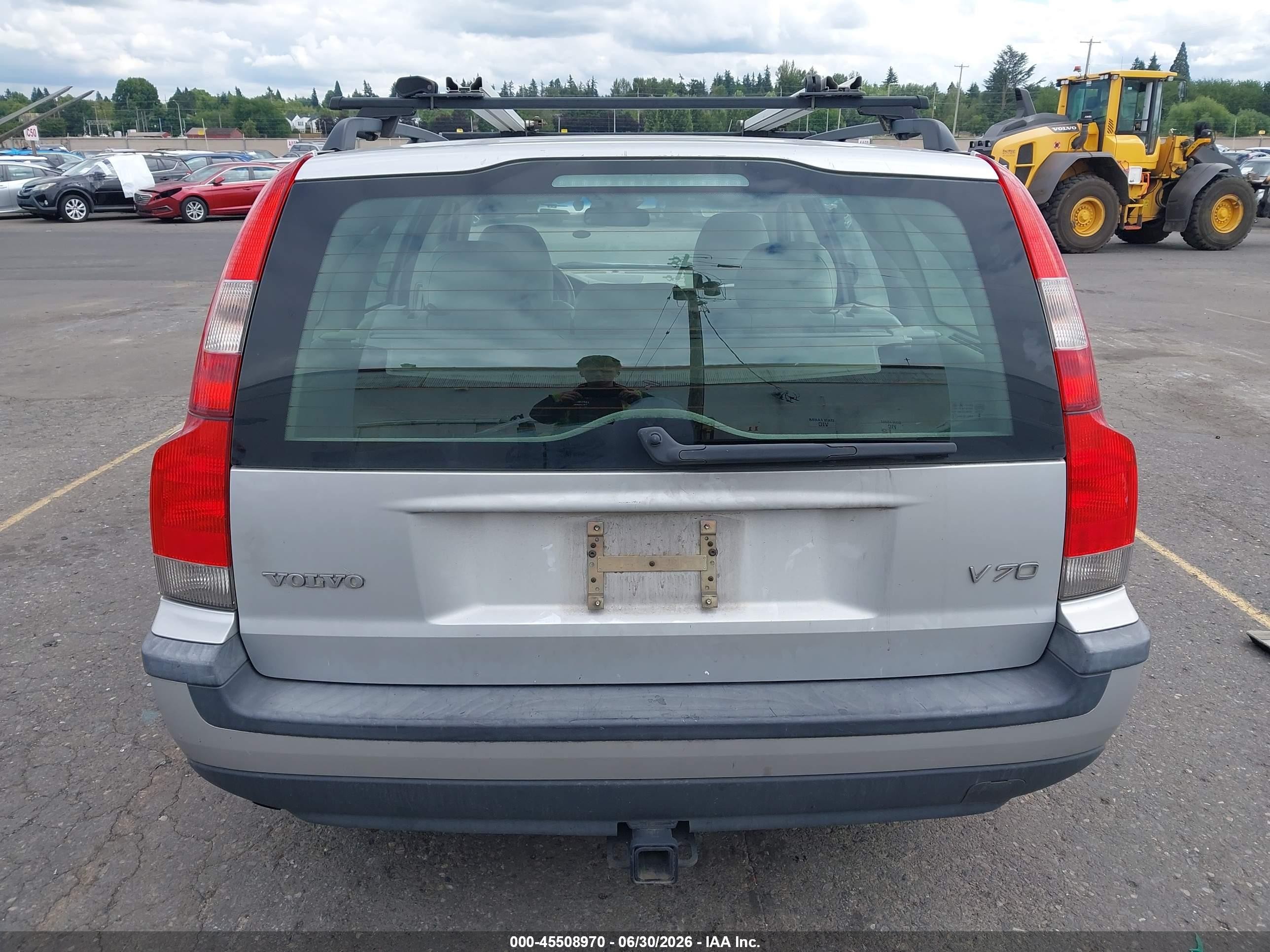 2004 Volvo V70 2.4 Серебряный vin: YV1SW61T542406234