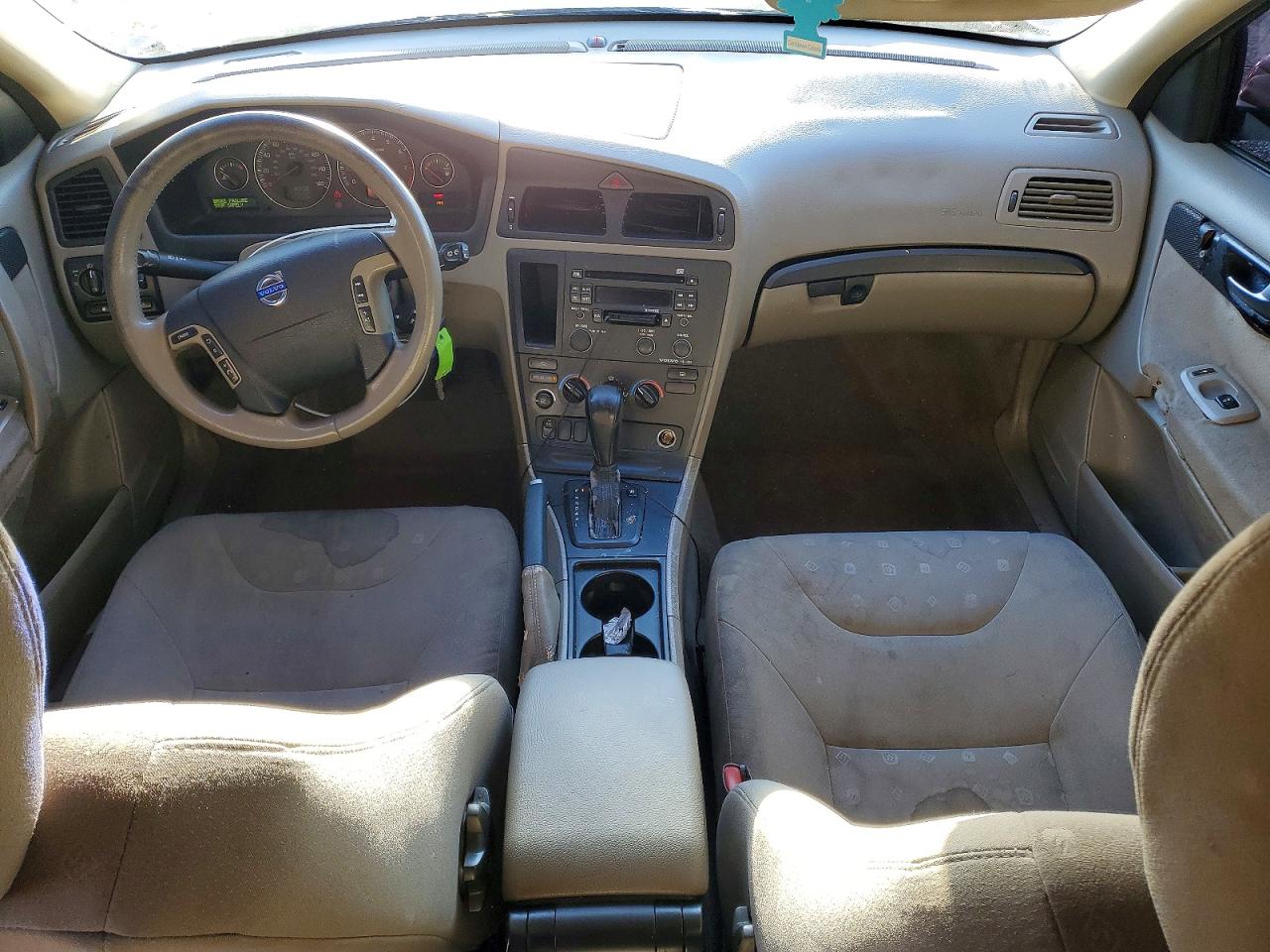 2004 Volvo V70 Burgundy vin: YV1SW61T642426752