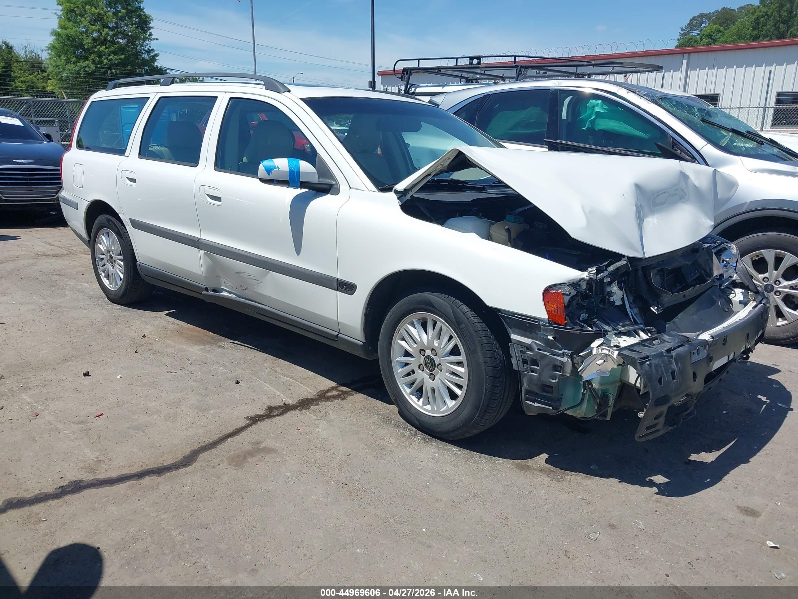 2004 Volvo V70 2.4 White vin: YV1SW61T742379408