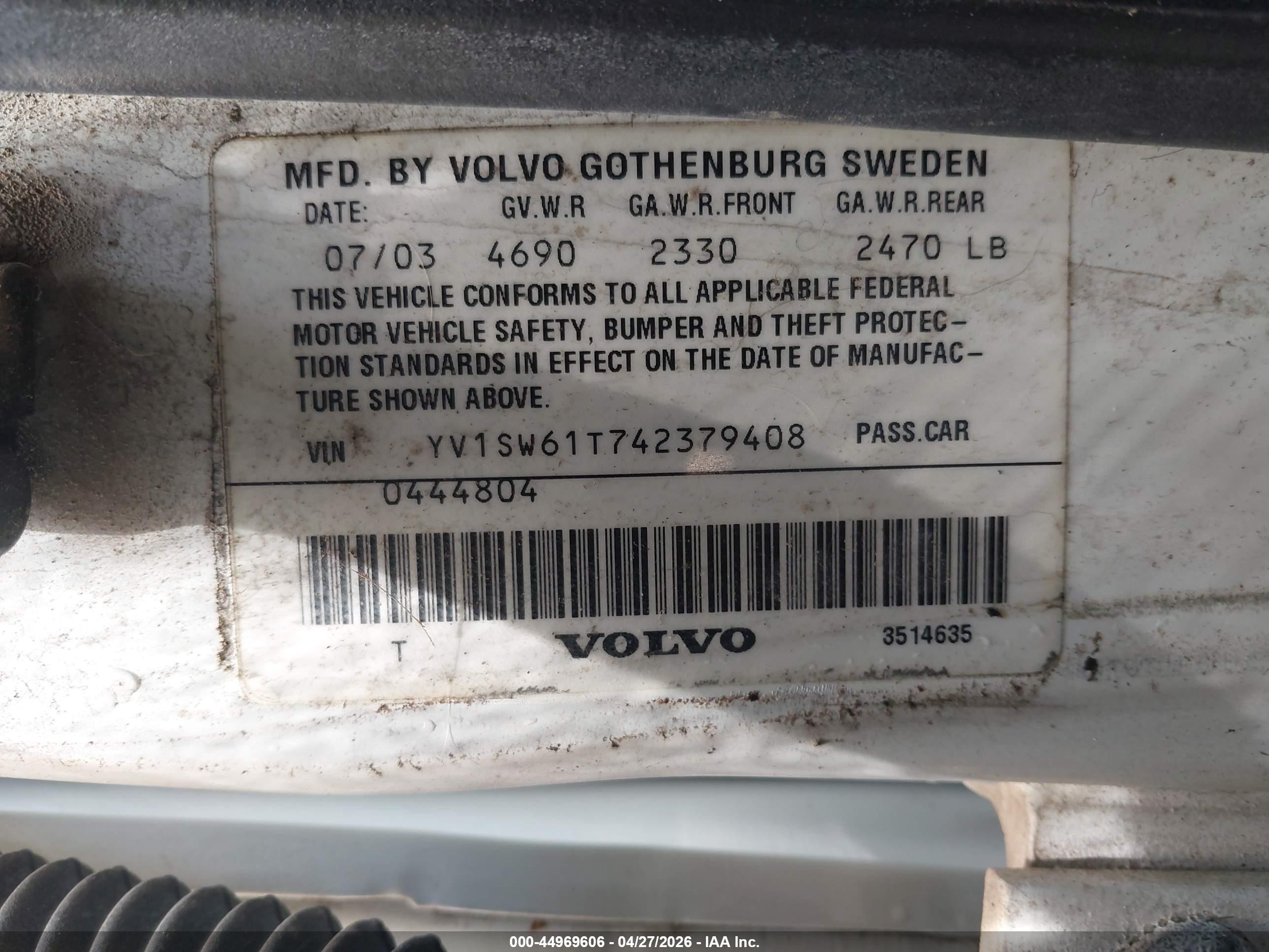 2004 Volvo V70 2.4 White vin: YV1SW61T742379408