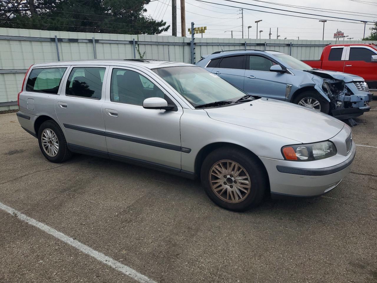2004 Volvo V70 Silver vin: YV1SW61T742399884