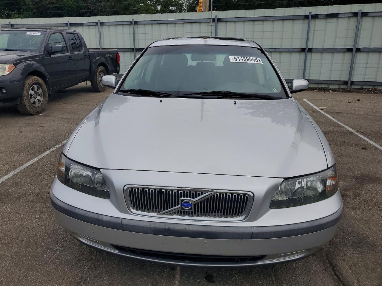 2004 Volvo V70 Silver vin: YV1SW61T742399884