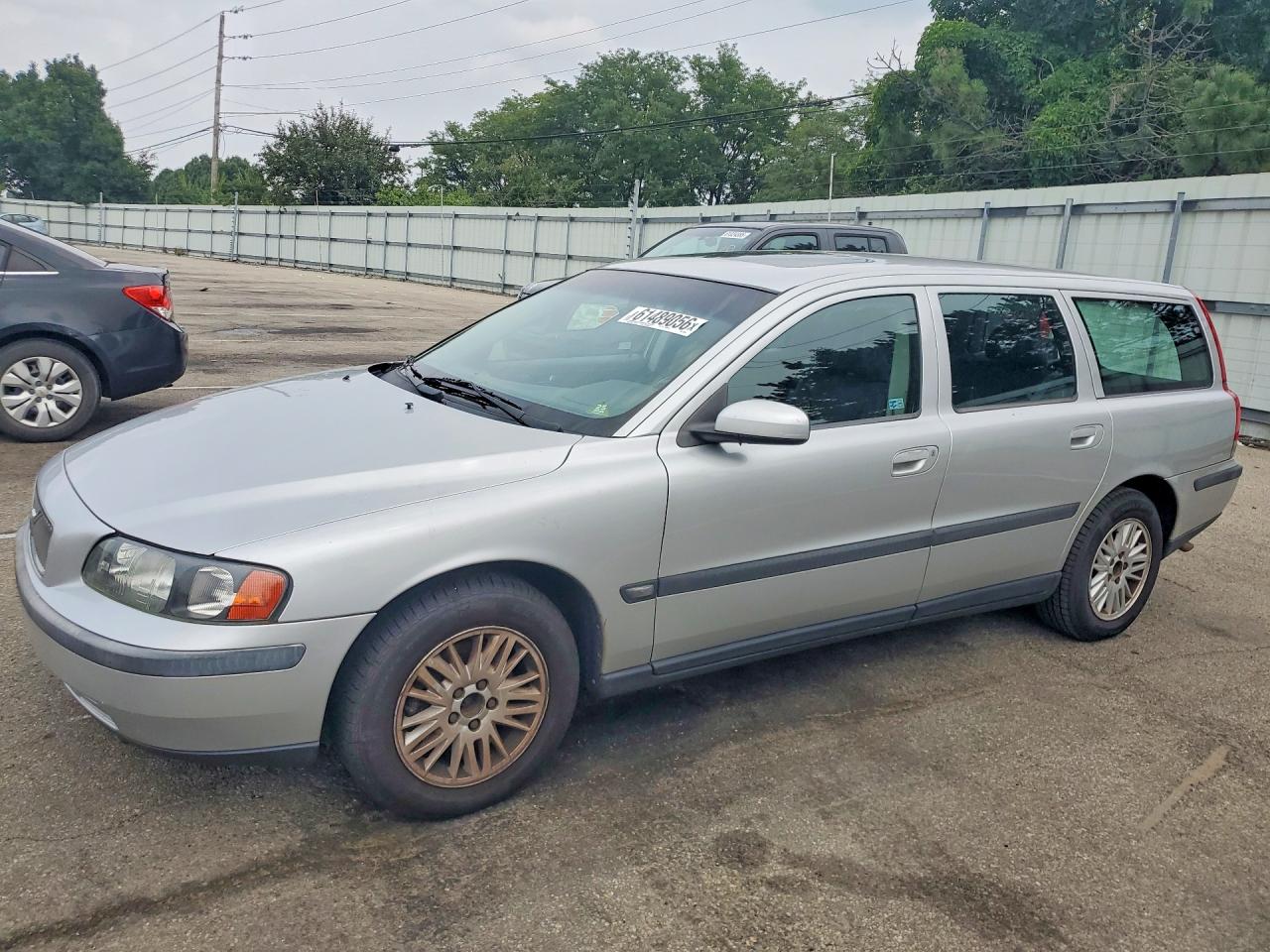 2004 Volvo V70 Silver vin: YV1SW61T742399884