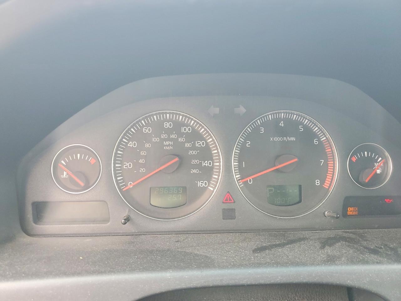 2004 Volvo V70 Silver vin: YV1SW61T742399884