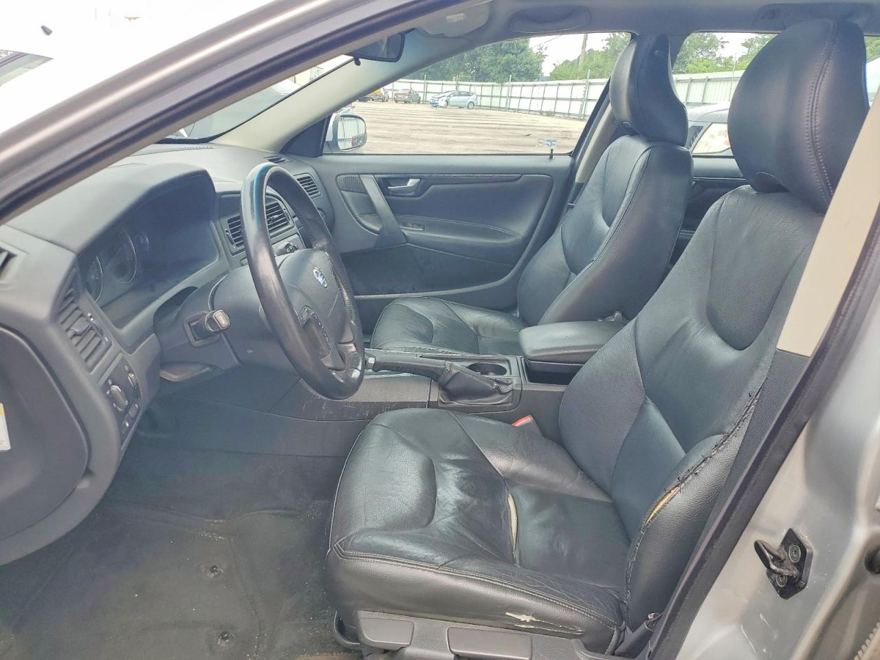 2004 Volvo V70 Silver vin: YV1SW61T742399884