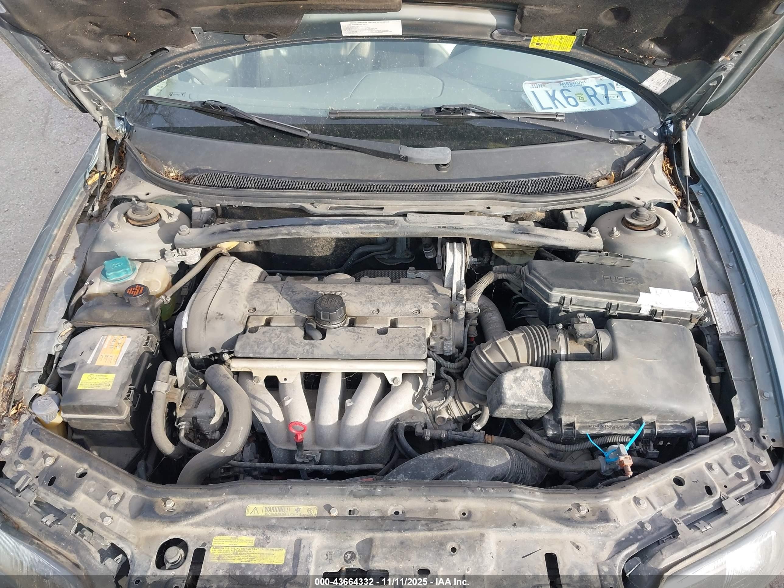 2004 Volvo V70 2.4 Teal vin: YV1SW61T842419883