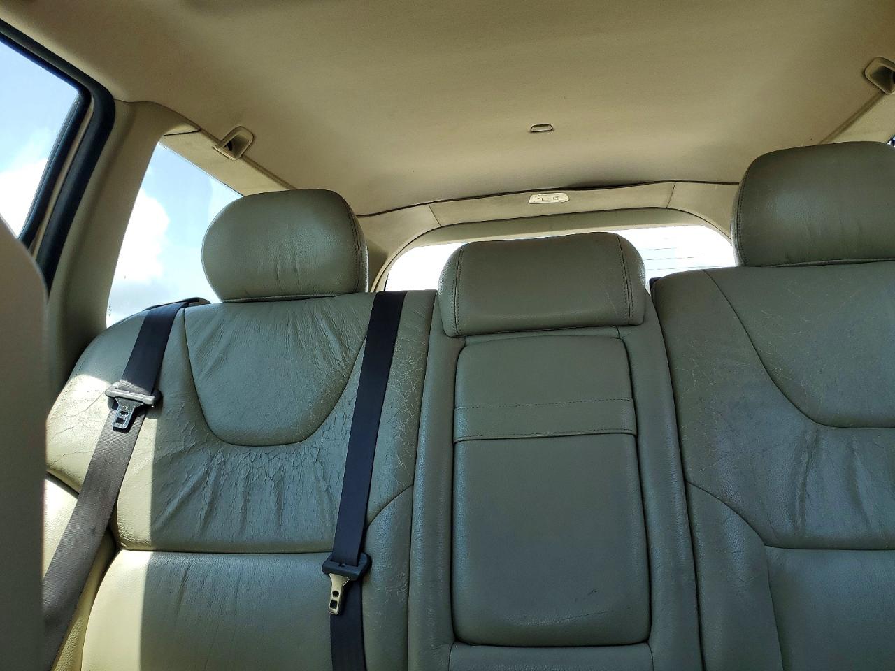2004 Volvo V70 Бежевый vin: YV1SW61TX42383288