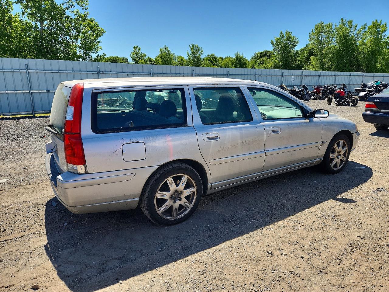 2006 Volvo V70 Silver vin: YV1SW640162573386