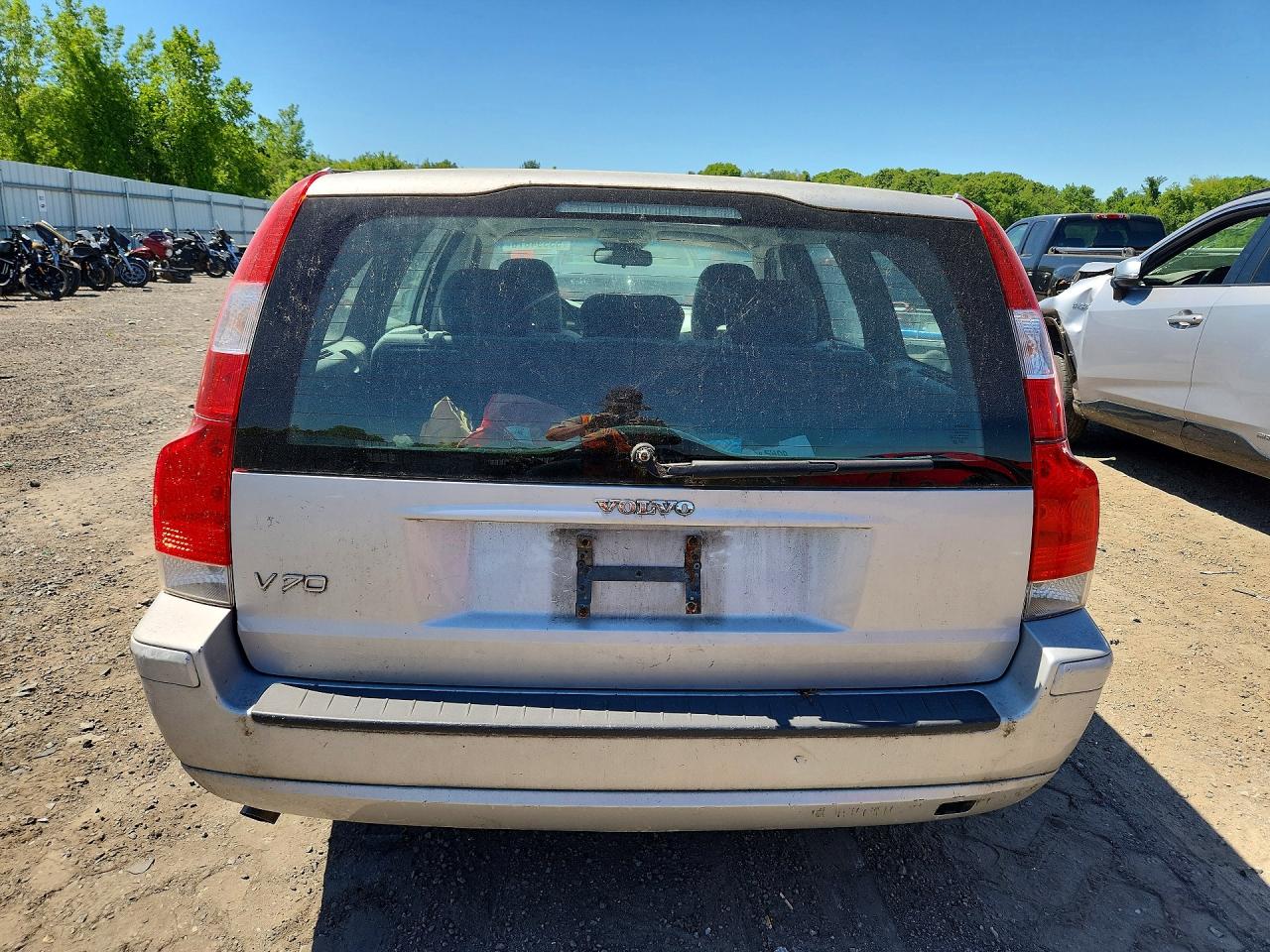 2006 Volvo V70 Silver vin: YV1SW640162573386