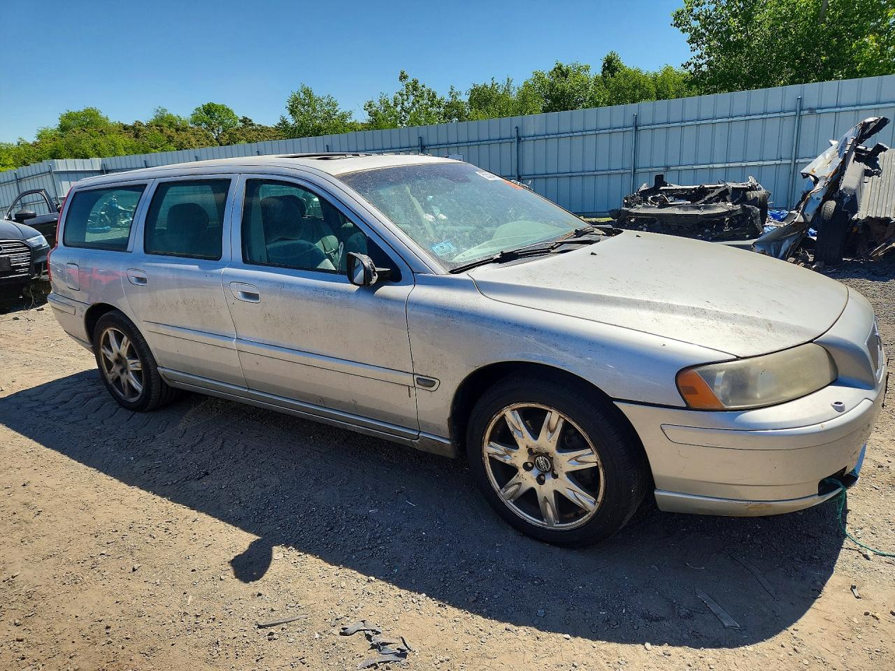 2006 Volvo V70 Silver vin: YV1SW640162573386