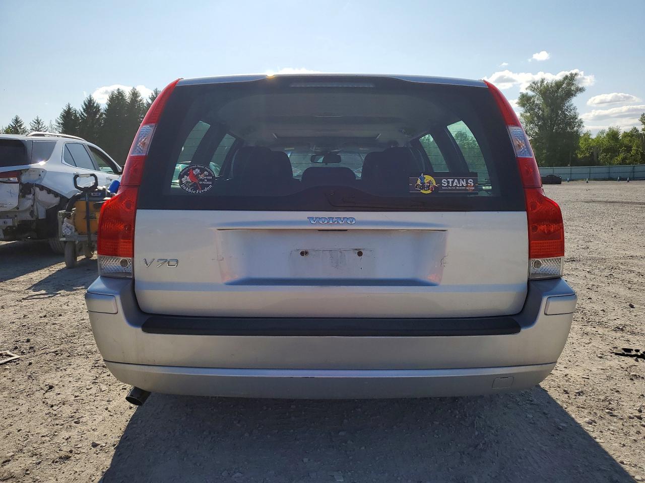 2005 Volvo V70 Серебряный vin: YV1SW640252514555