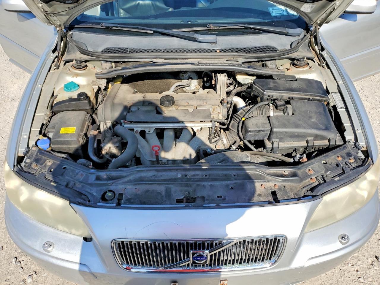 2005 Volvo V70 Серебряный vin: YV1SW640252514555