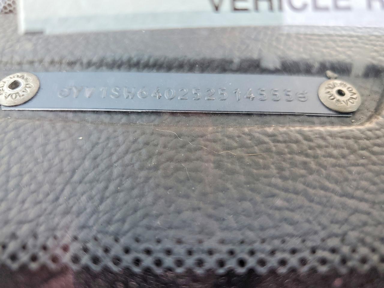 2005 Volvo V70 Серебряный vin: YV1SW640252514555