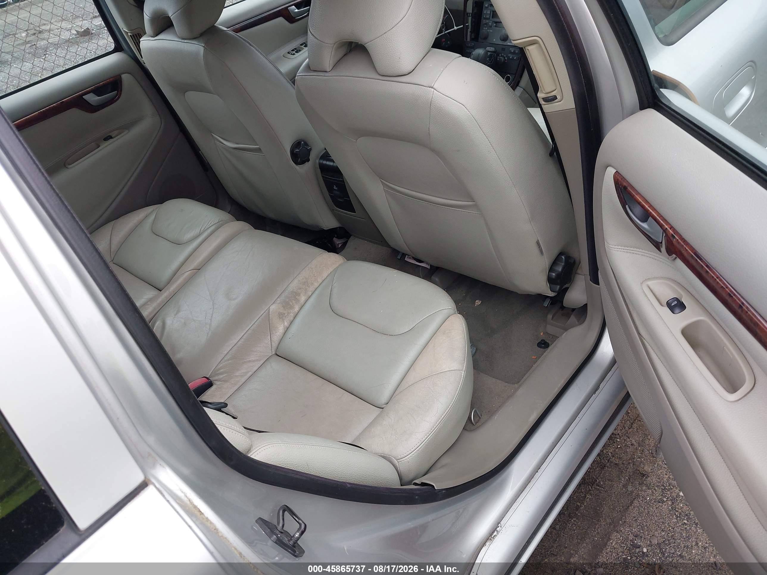 2005 Volvo V70 2.4 A/2.4 A Sr/2.4 M/2.4 M Sr Серый vin: YV1SW640452486435