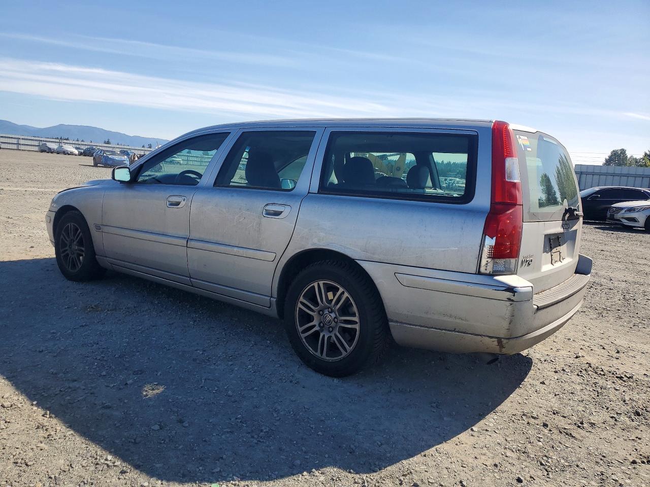 2006 Volvo V70 Silver vin: YV1SW640862577418