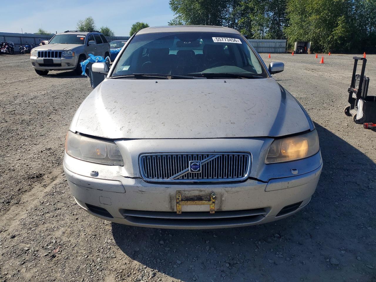 2006 Volvo V70 Silver vin: YV1SW640862577418